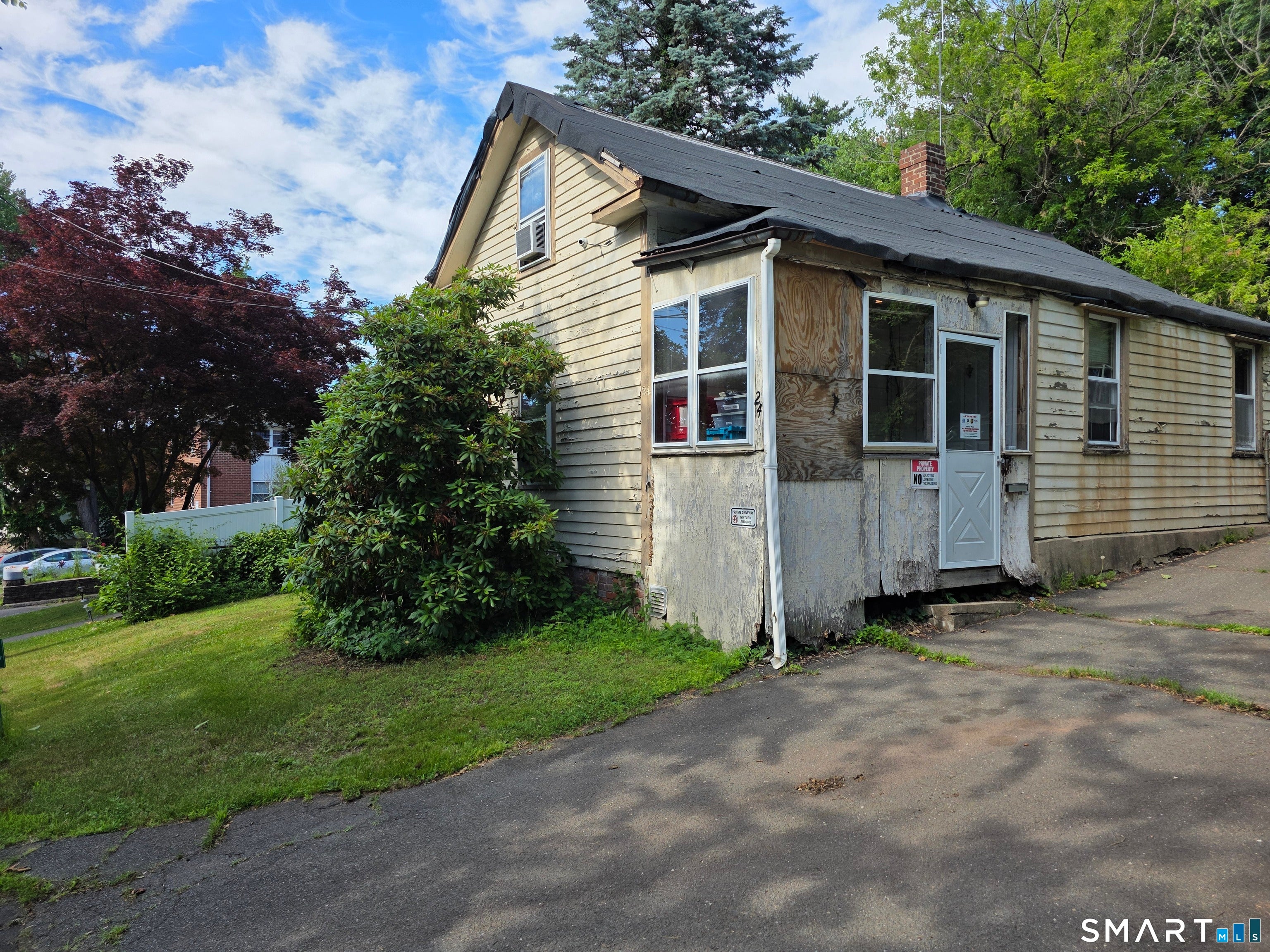 24 Lasalle Court — photo