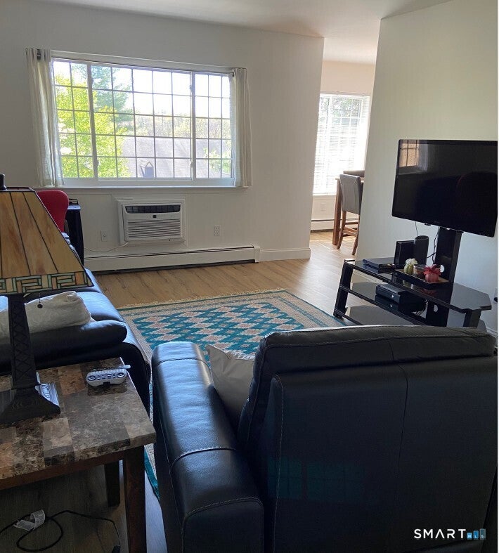 6 Canterbury Court 6 — photo