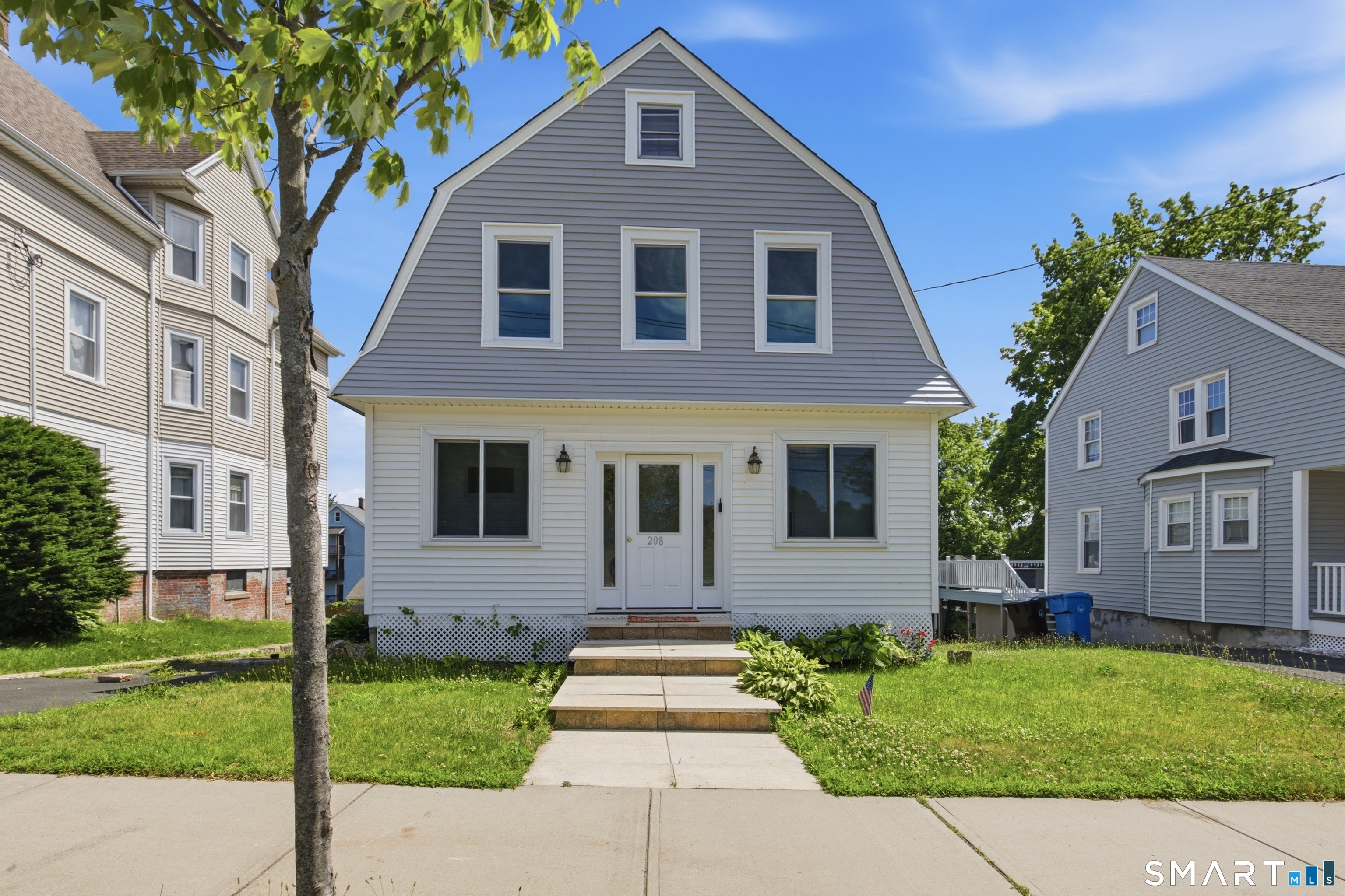 208 Hart Street — photo