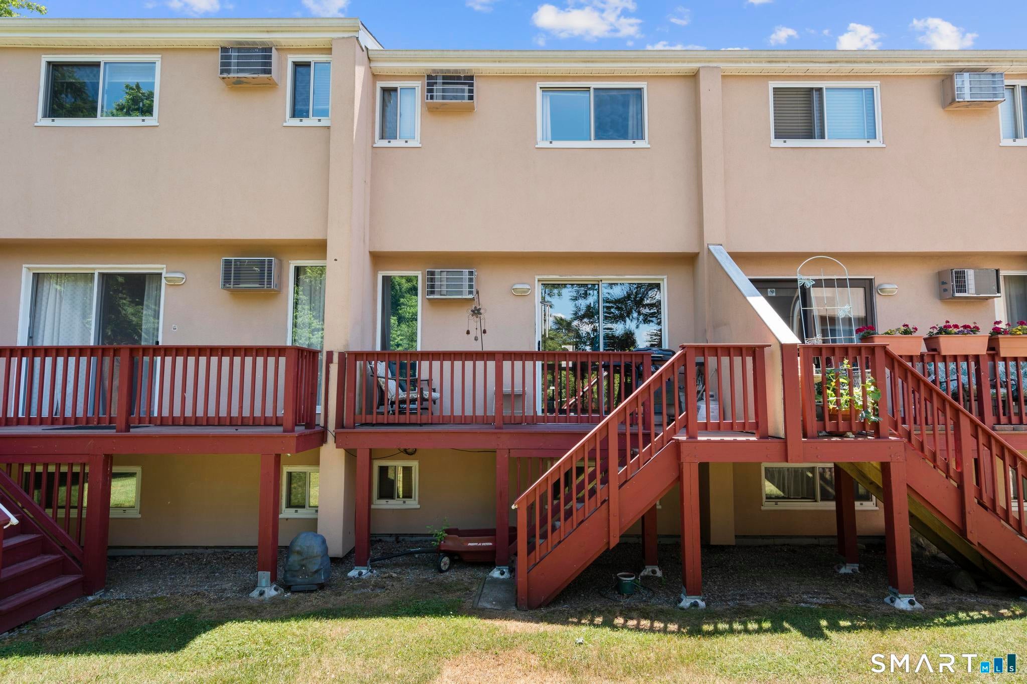 560 Shennecossett Road B54 — photo