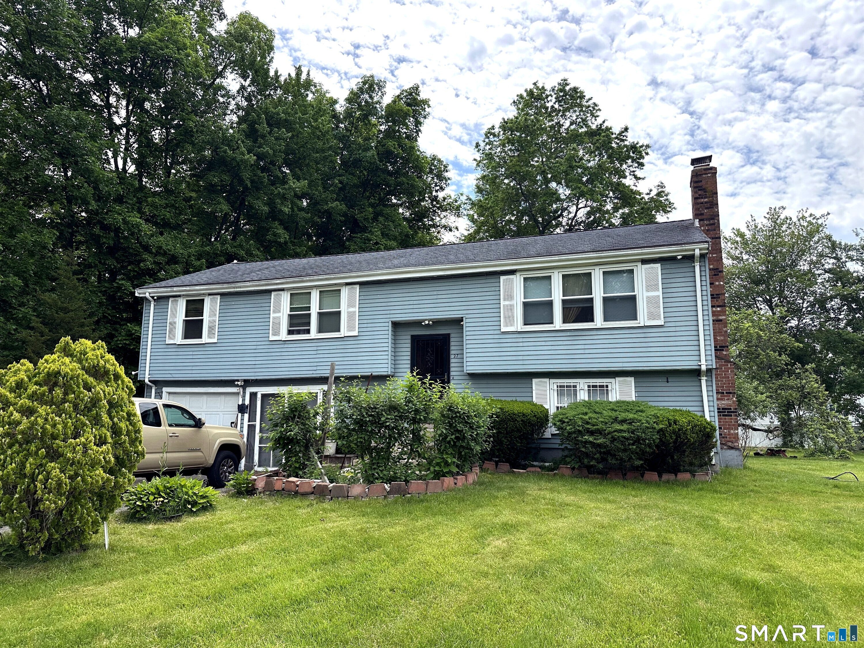 27 Eagleton Drive — photo