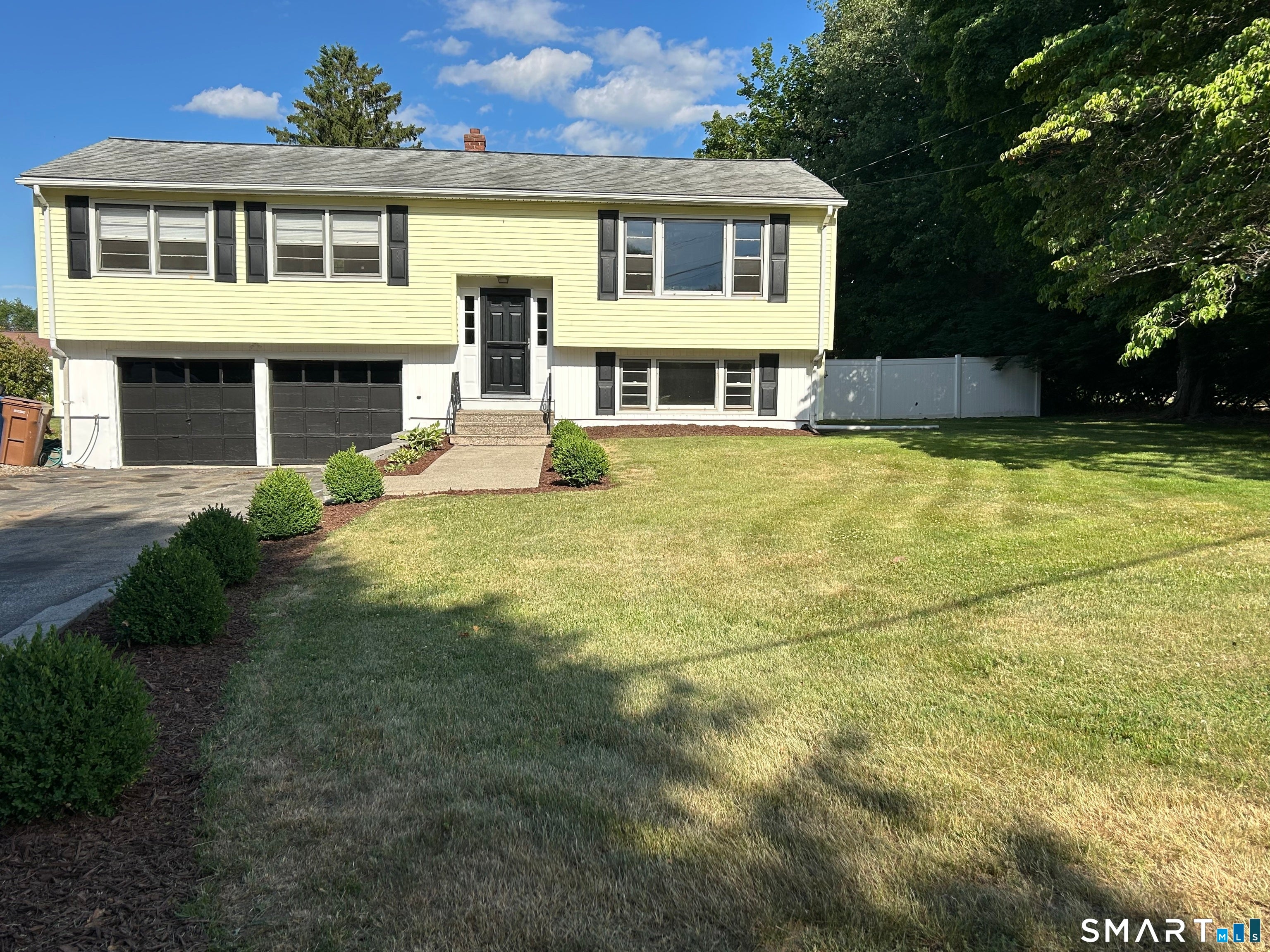 5 Sharon Court — photo
