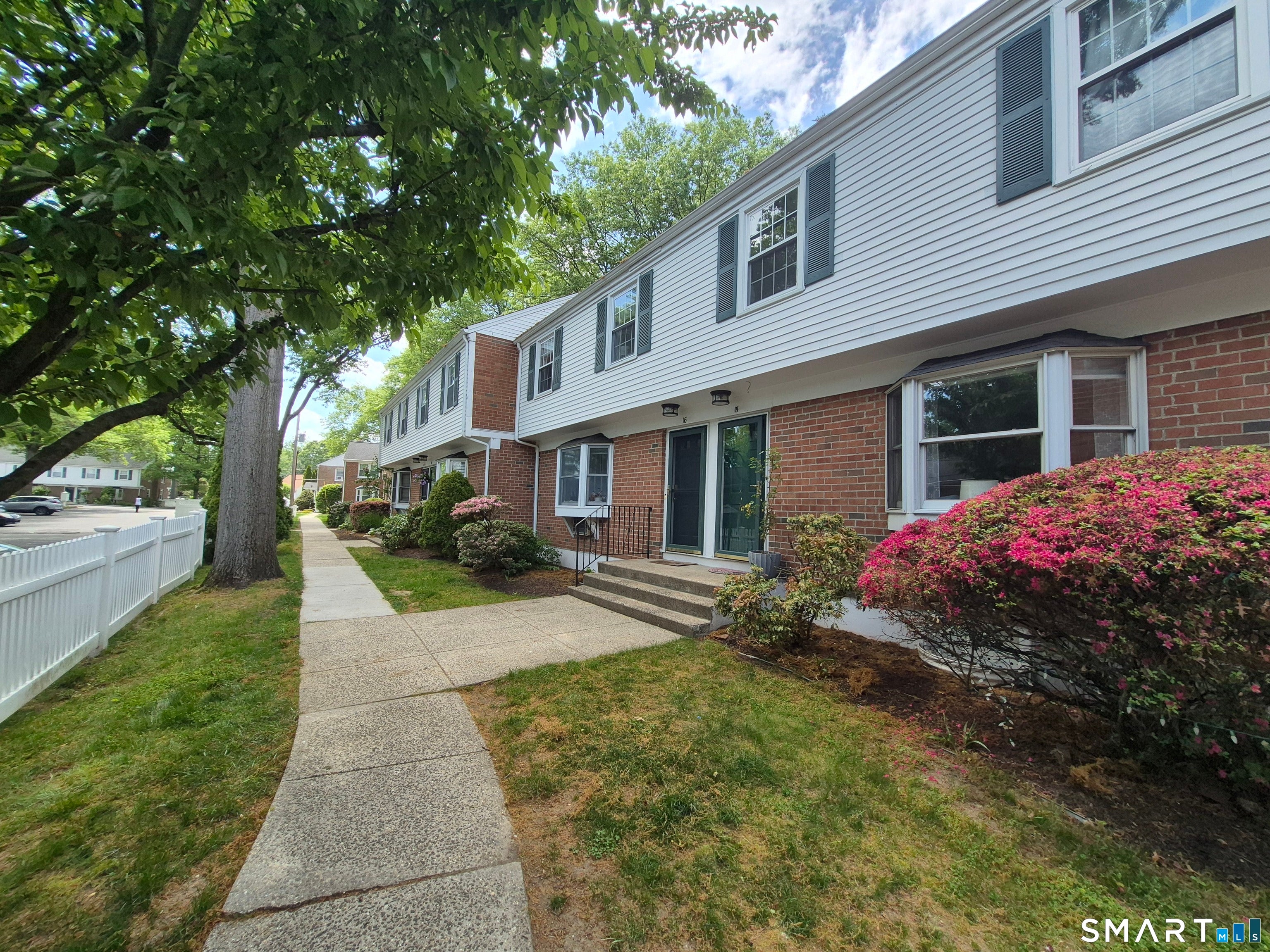 245 Sunnyridge Avenue 15 — photo
