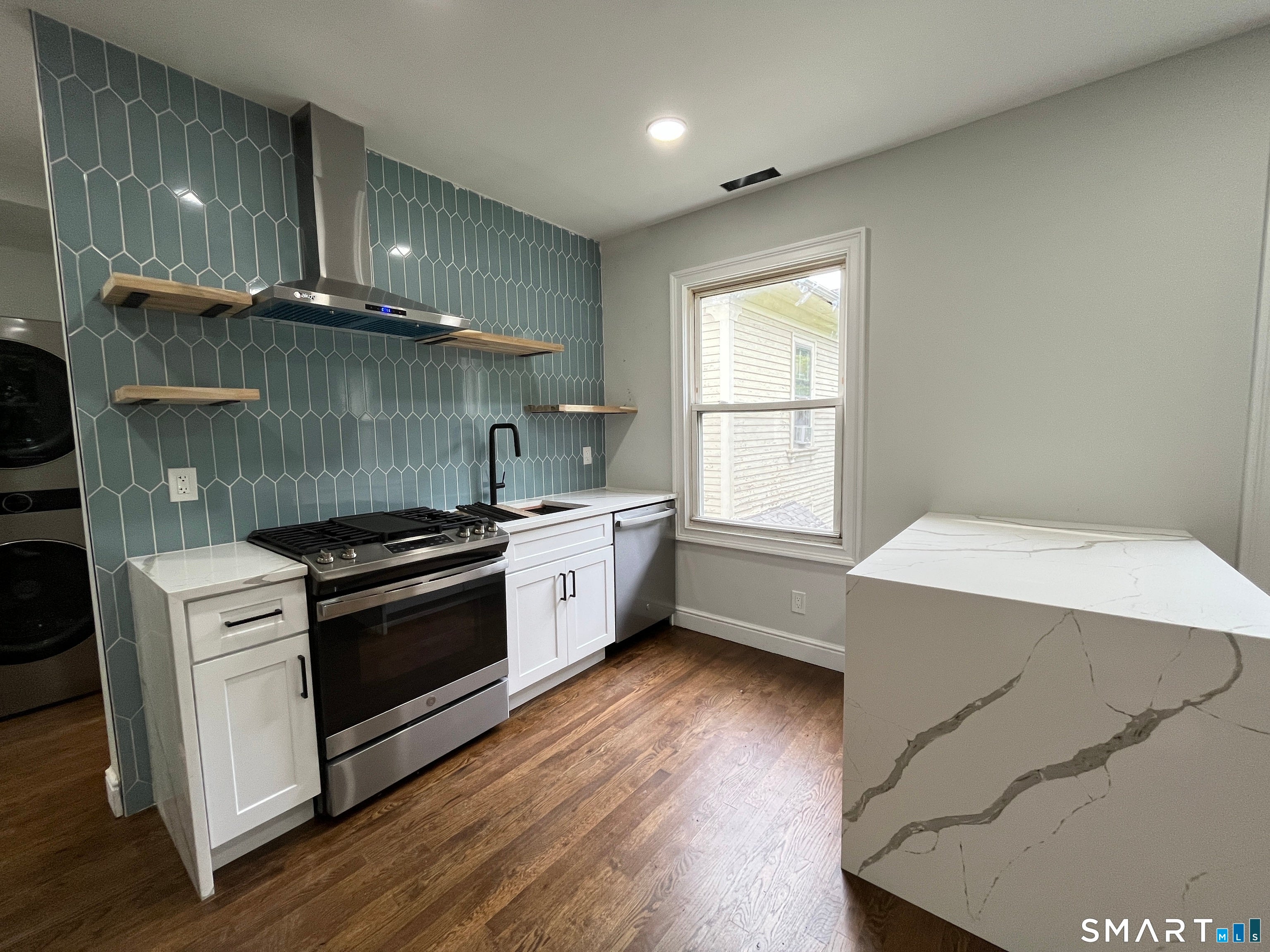 82 Howard Avenue 82-2L — photo