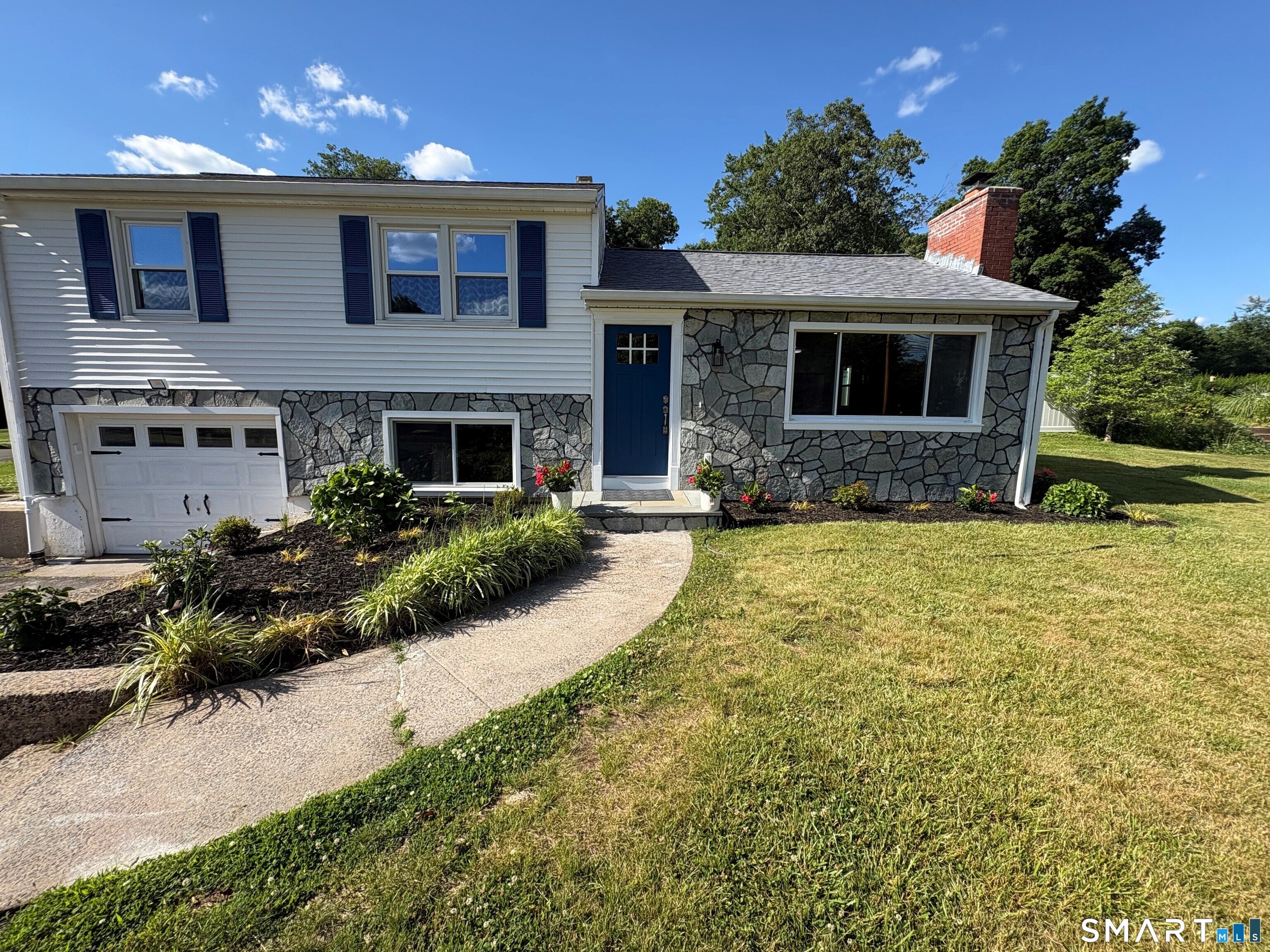 1052 New Rock Hill Road — photo