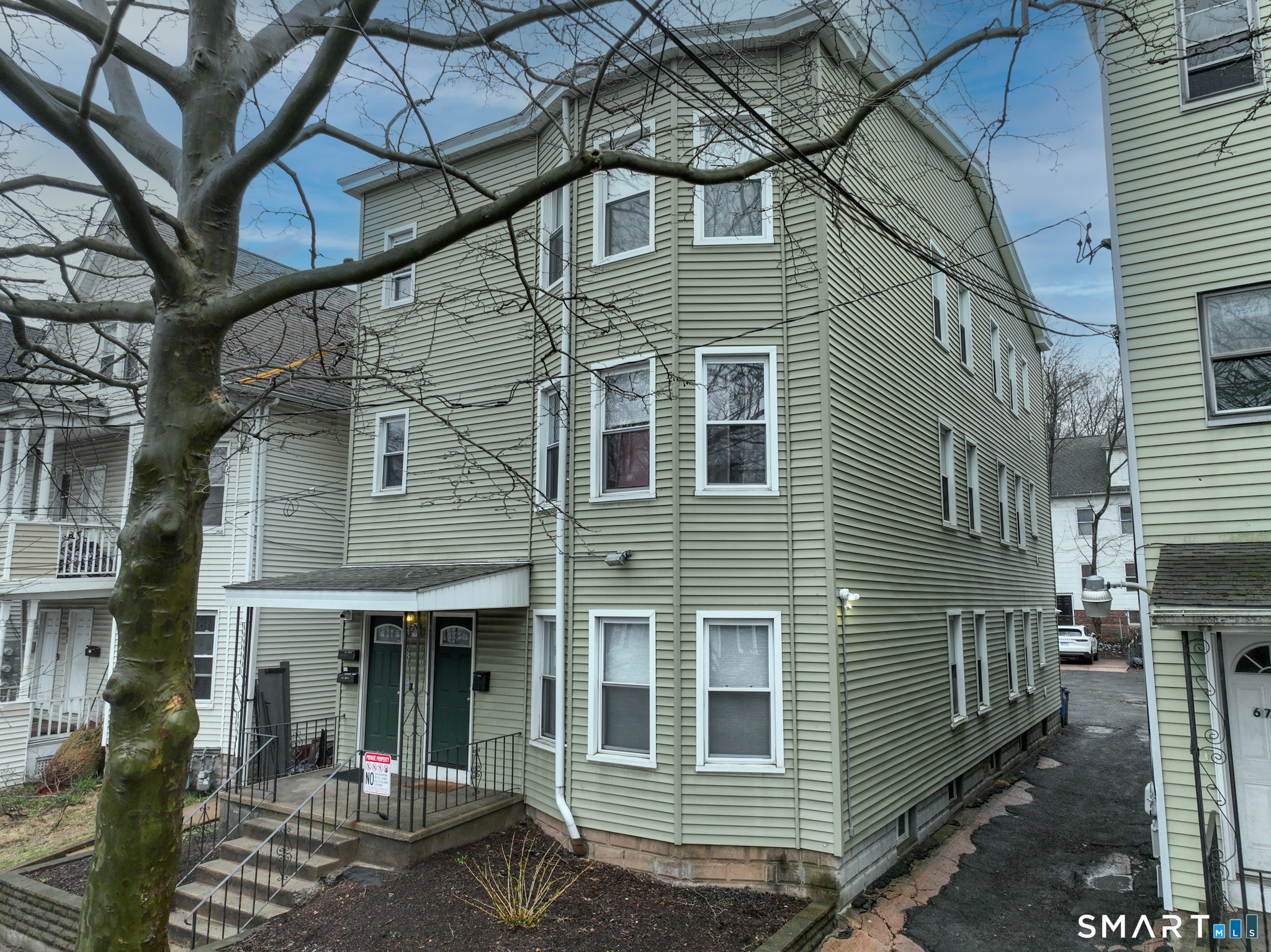 679 Winchester Avenue — photo