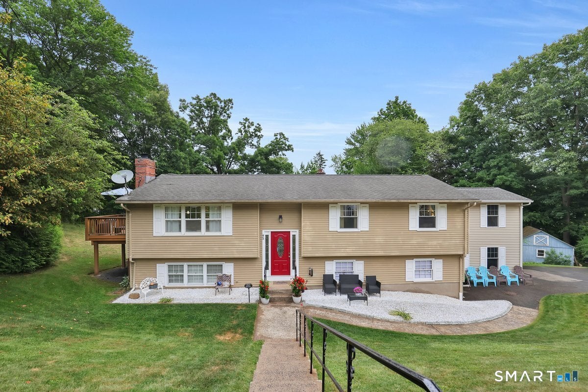 95 Lynn Drive — photo