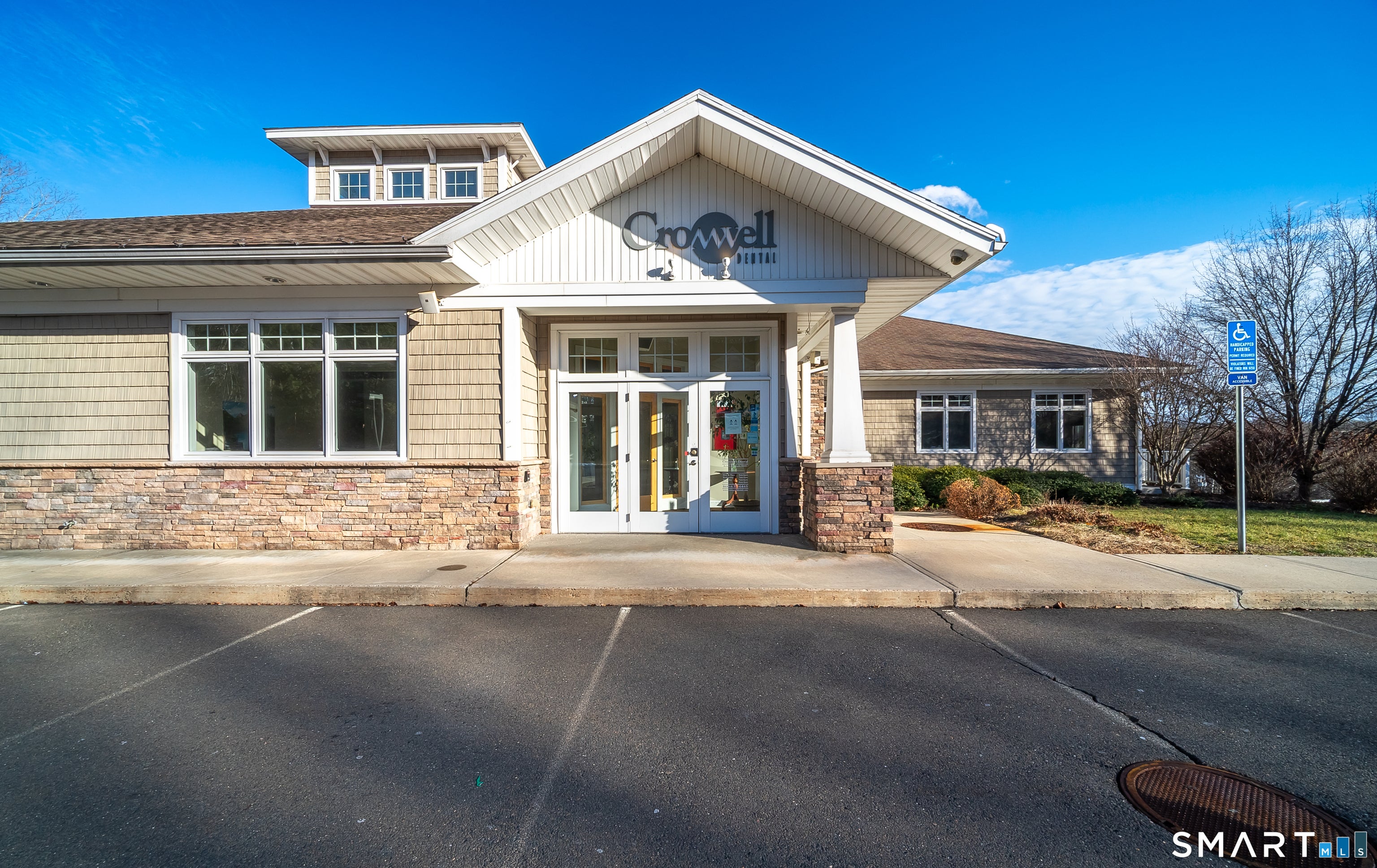 30 Country Squire Drive — photo