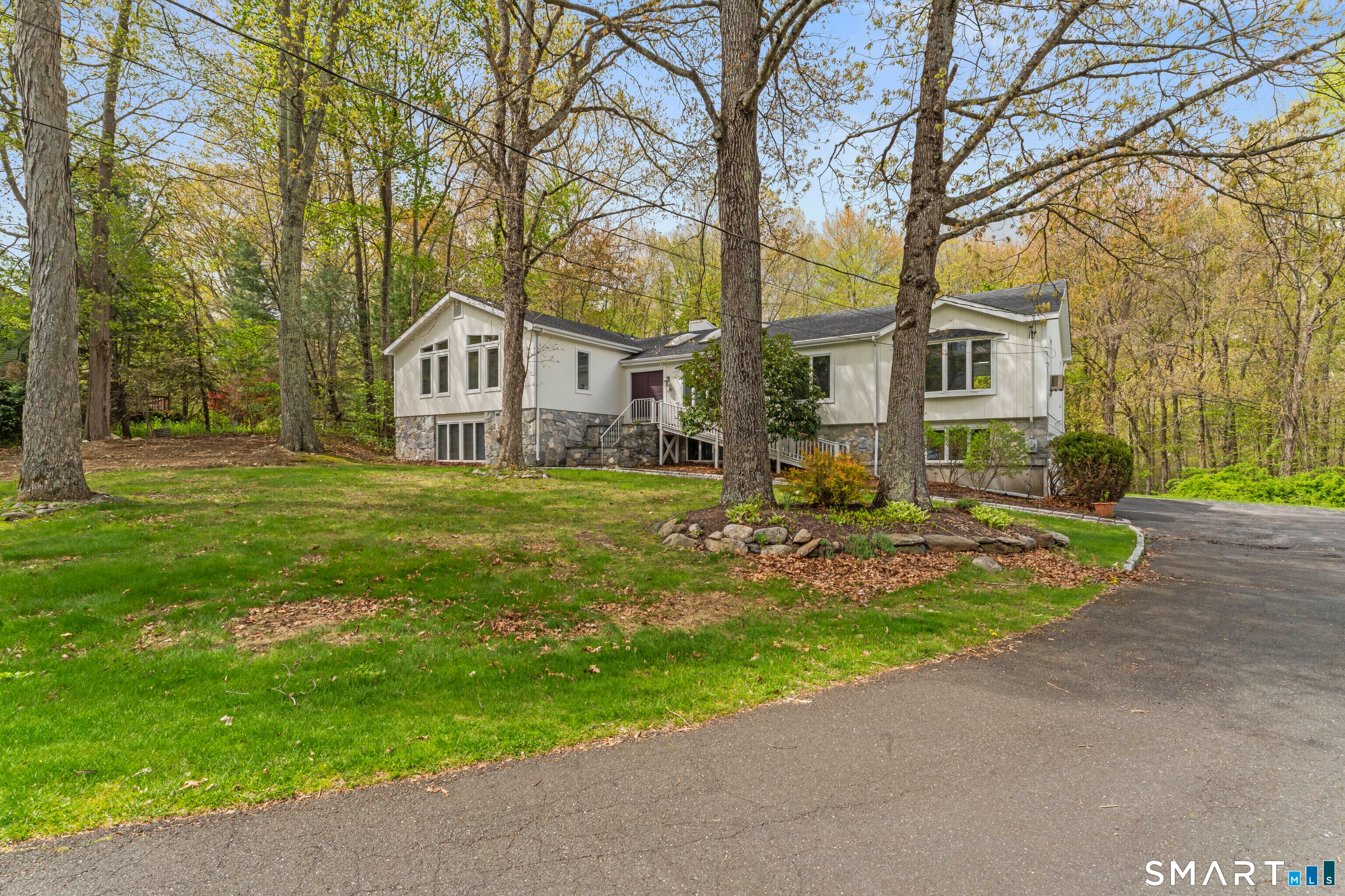 89 Cranbury Drive — photo