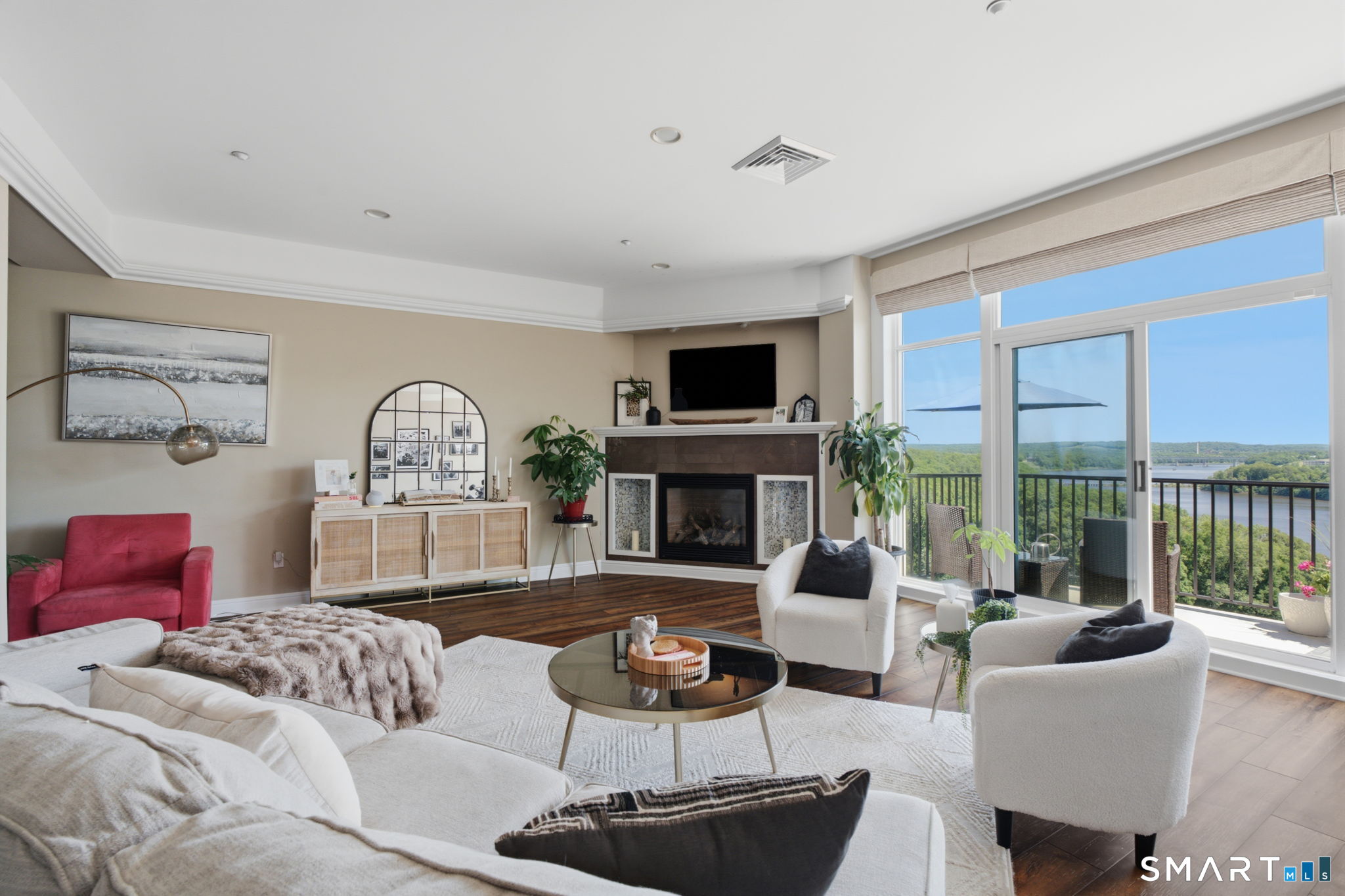 586 West Thames Street 501 — photo