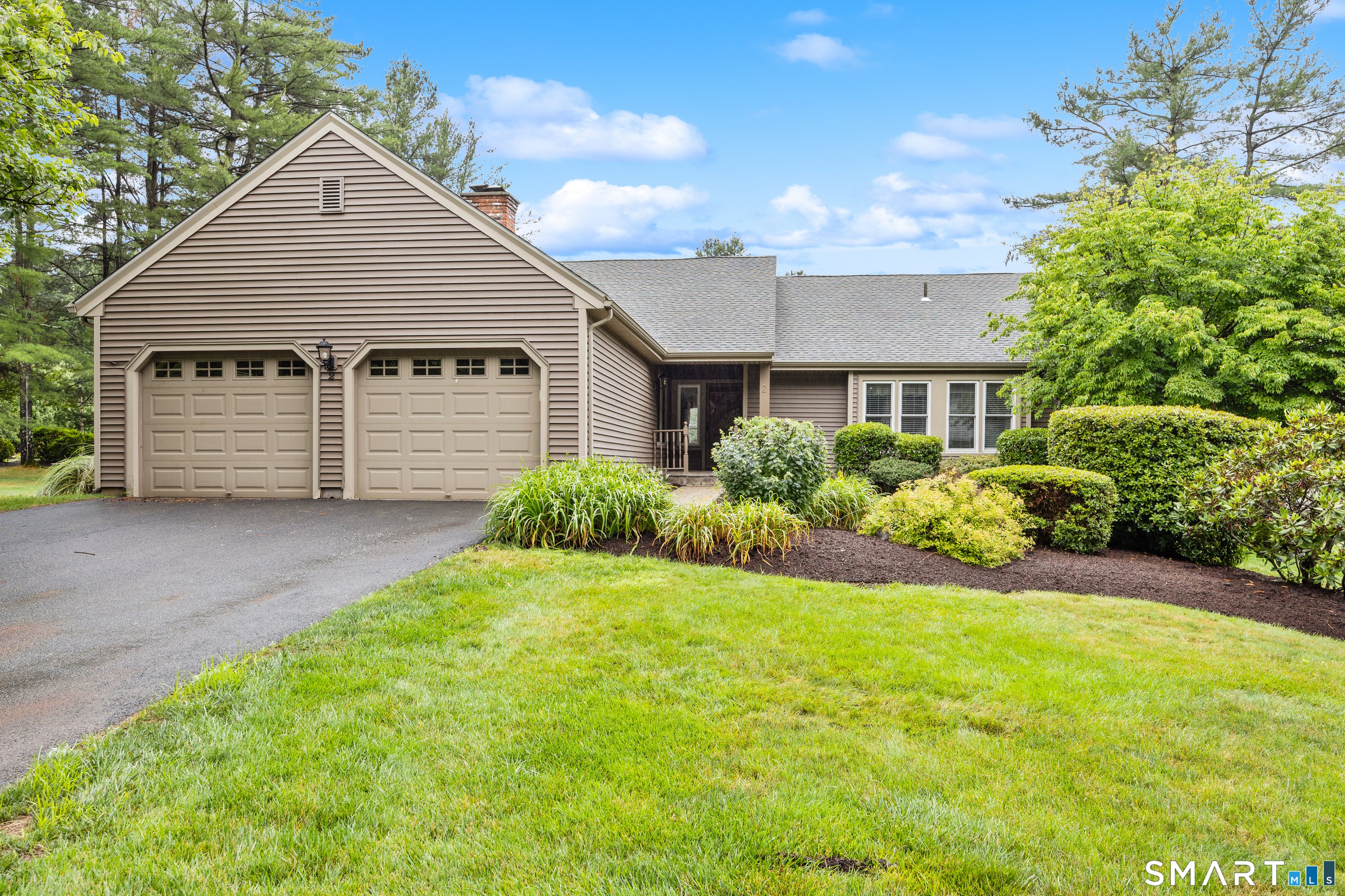 2 Saxon Woods Court — photo