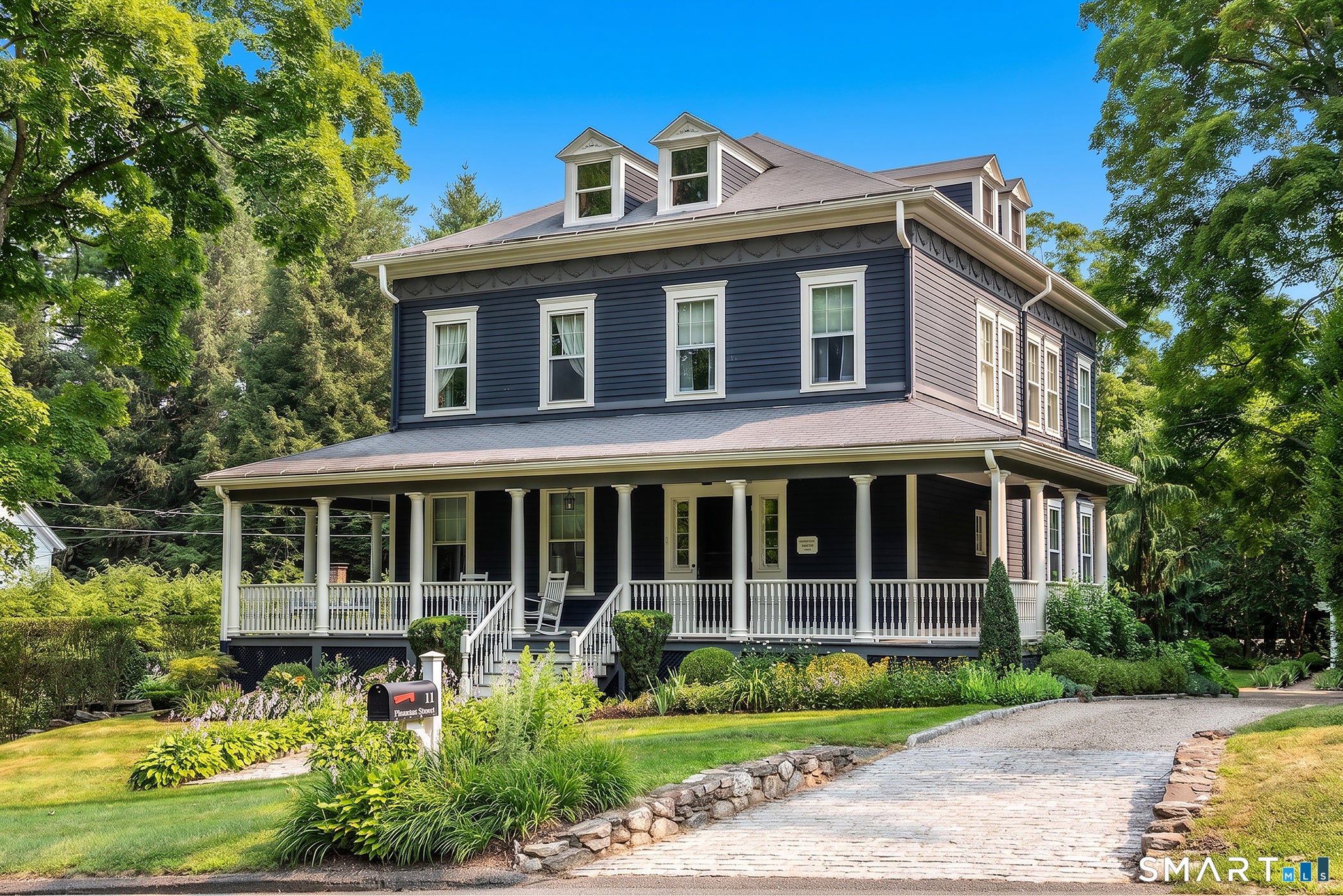 11 Pleasant Street — photo