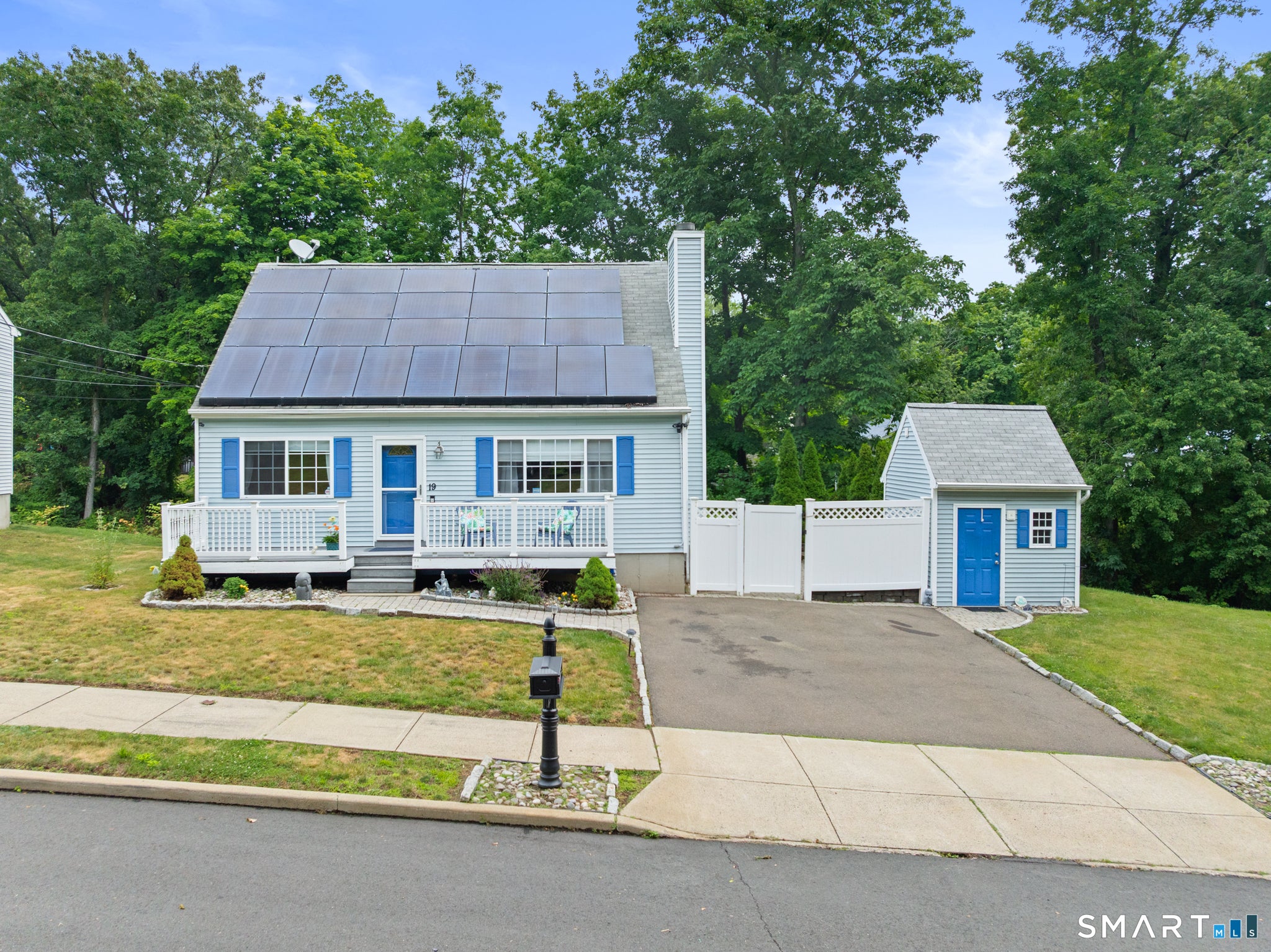 19 Lake Avenue — photo