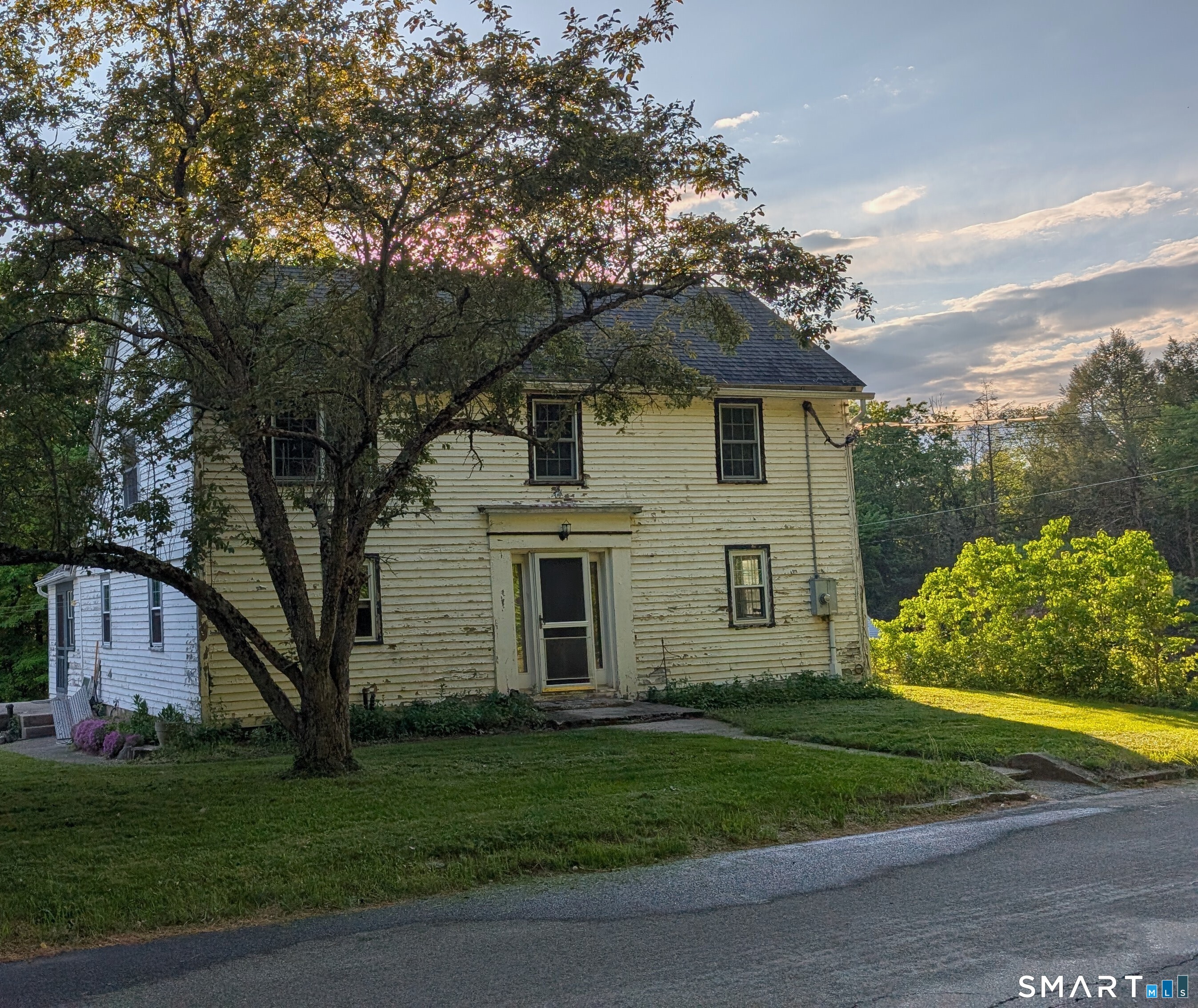 1269 University Drive — photo