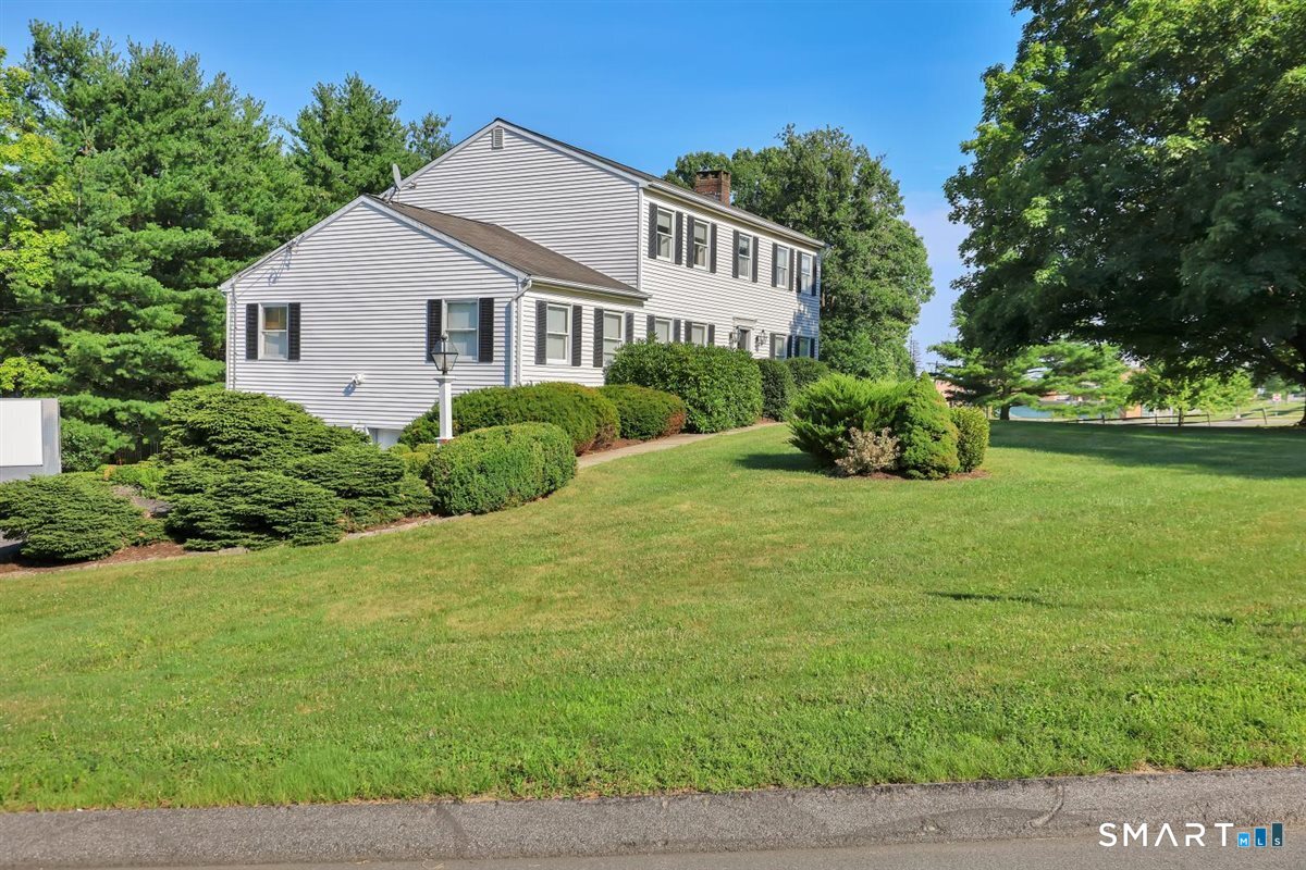 1 East Gate Road, Danbury, CT 06811 — photo 3