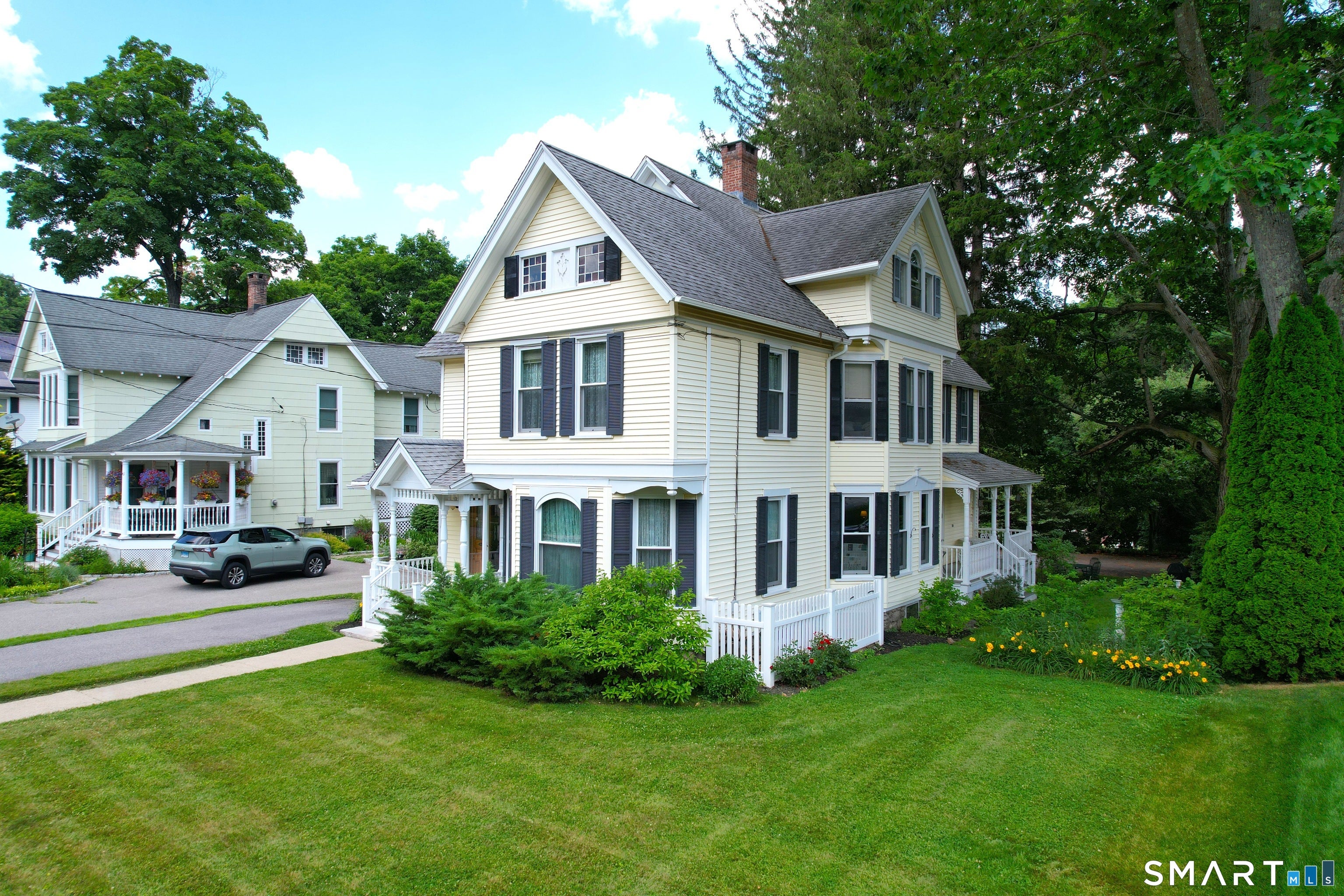 70 Walnut Street — photo