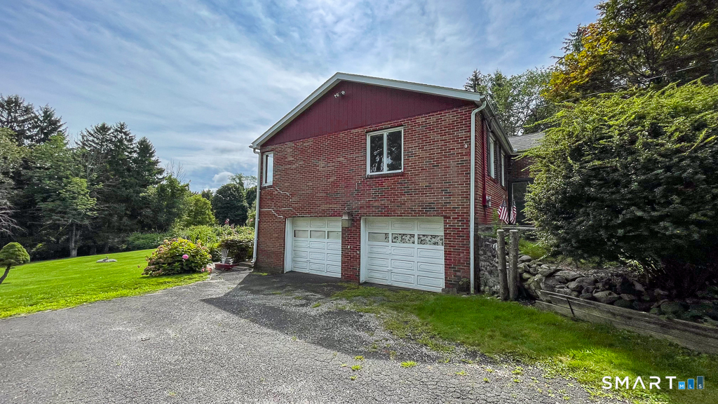 107 Tower Road, Brookfield, CT 06804 — photo 2