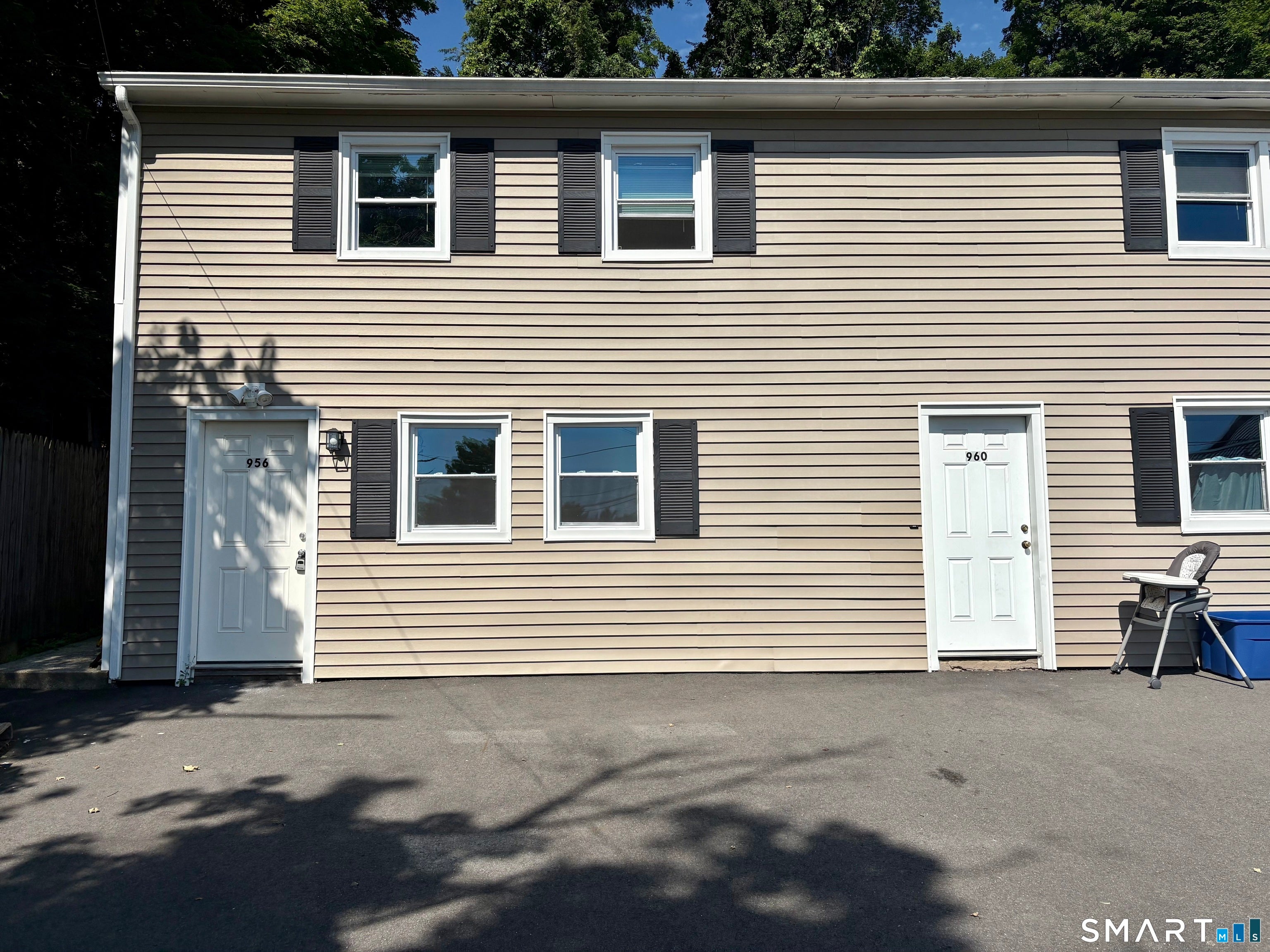 956 Main Street — photo