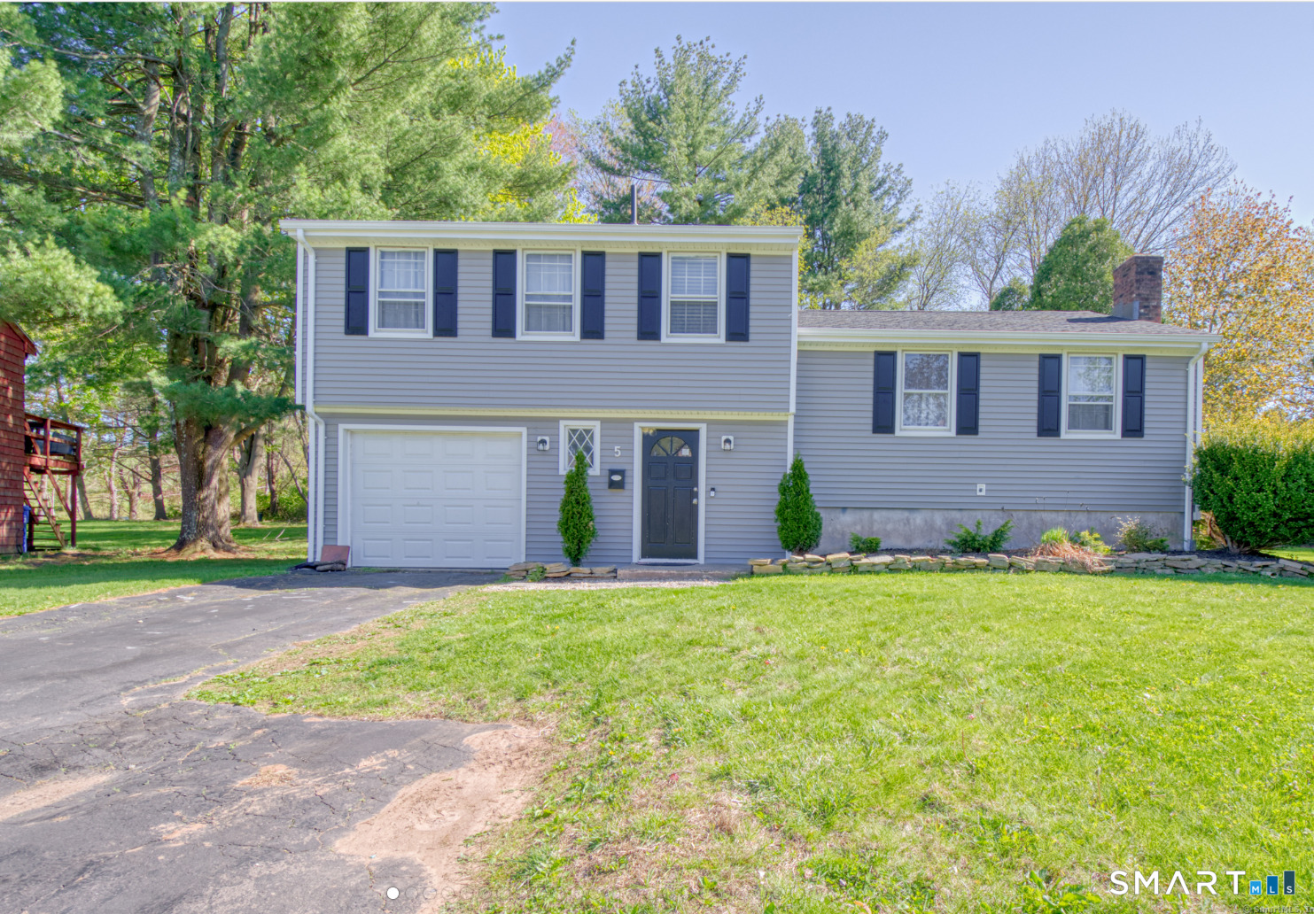 5 Blue Orchard Drive — photo