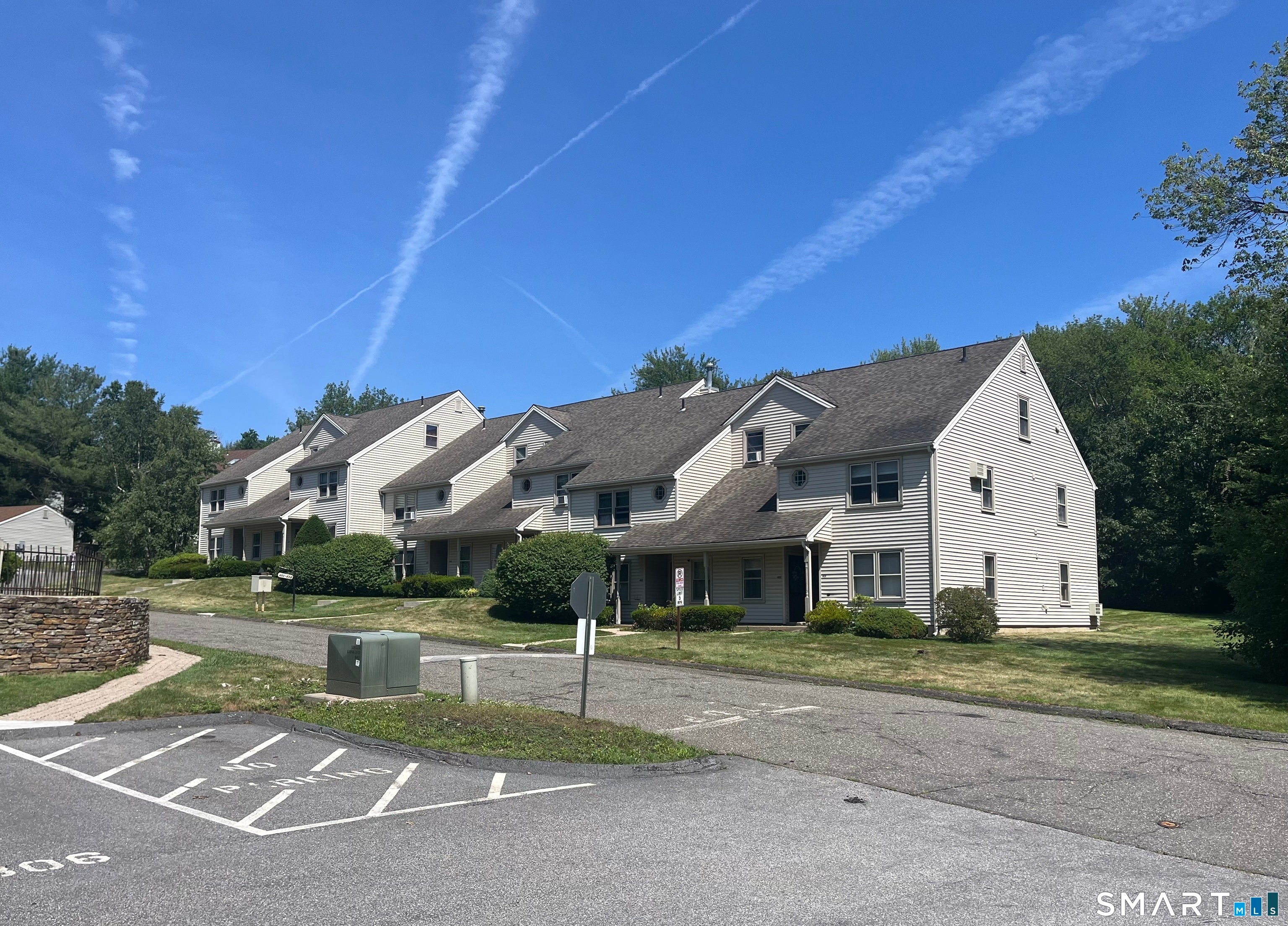 407 Village Drive 407 — photo