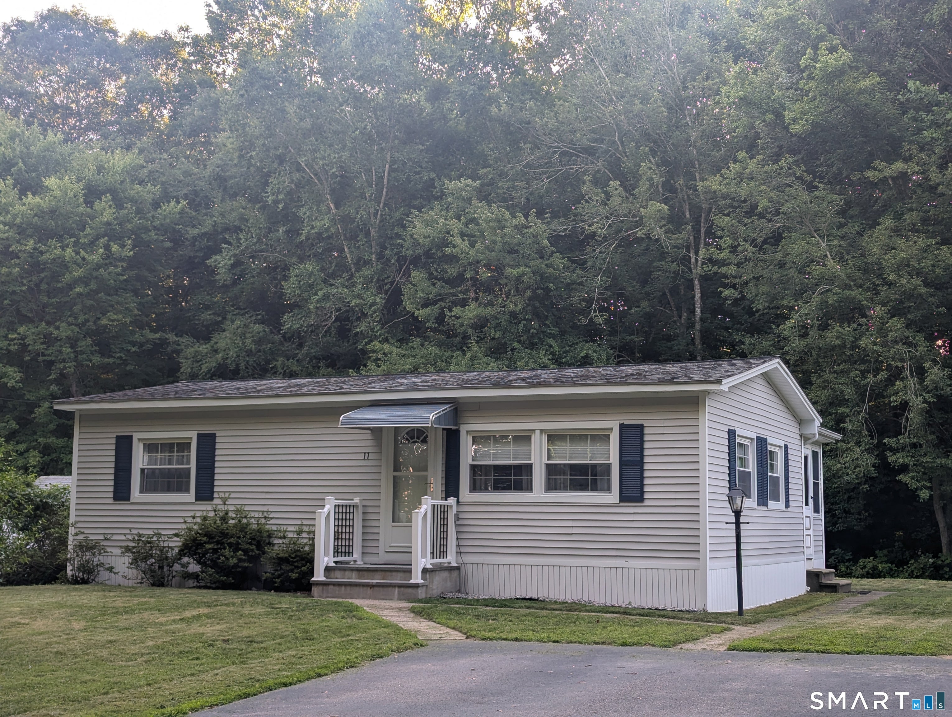 11 Old Forge Road — photo