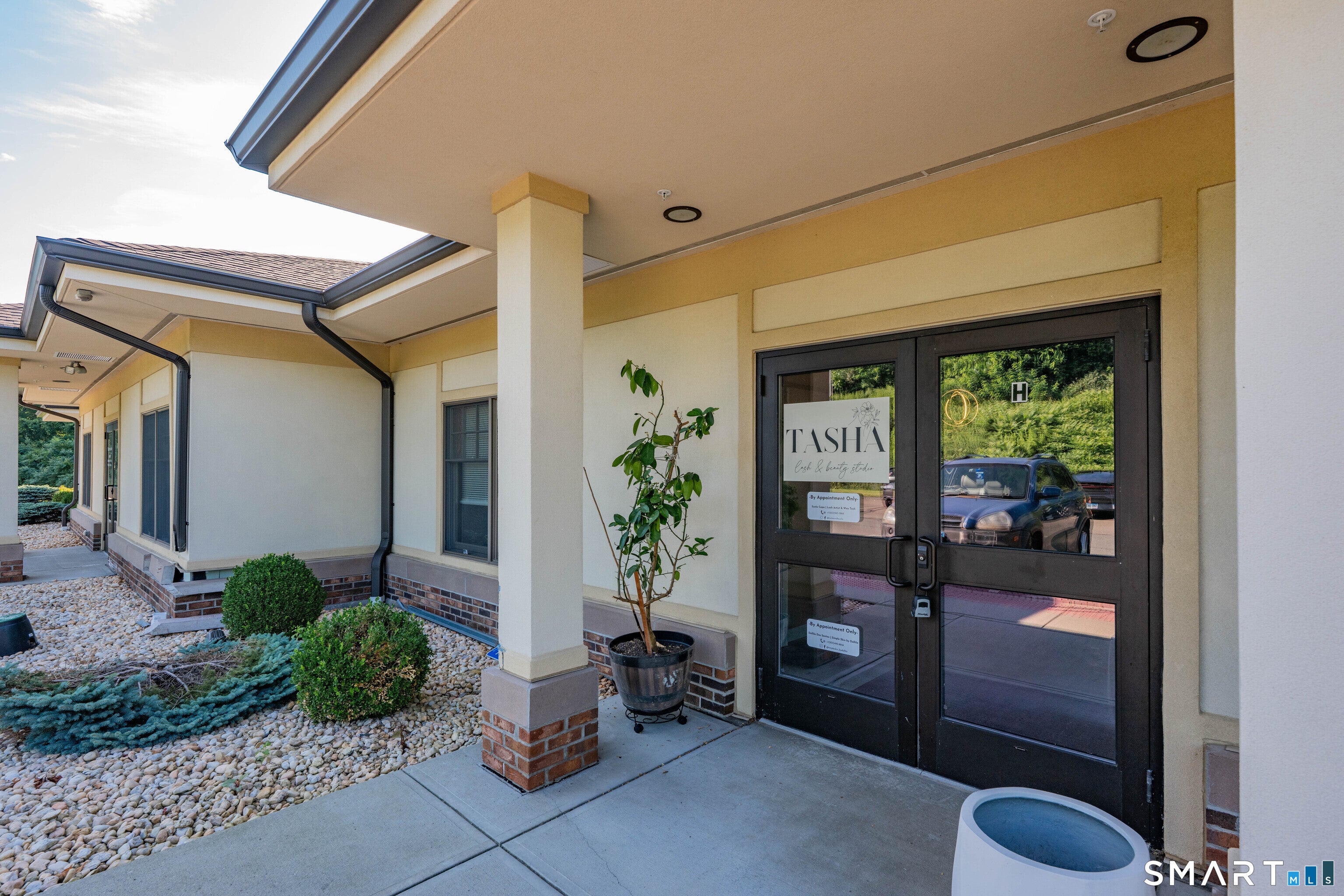 777 Echo Lake Road H — photo