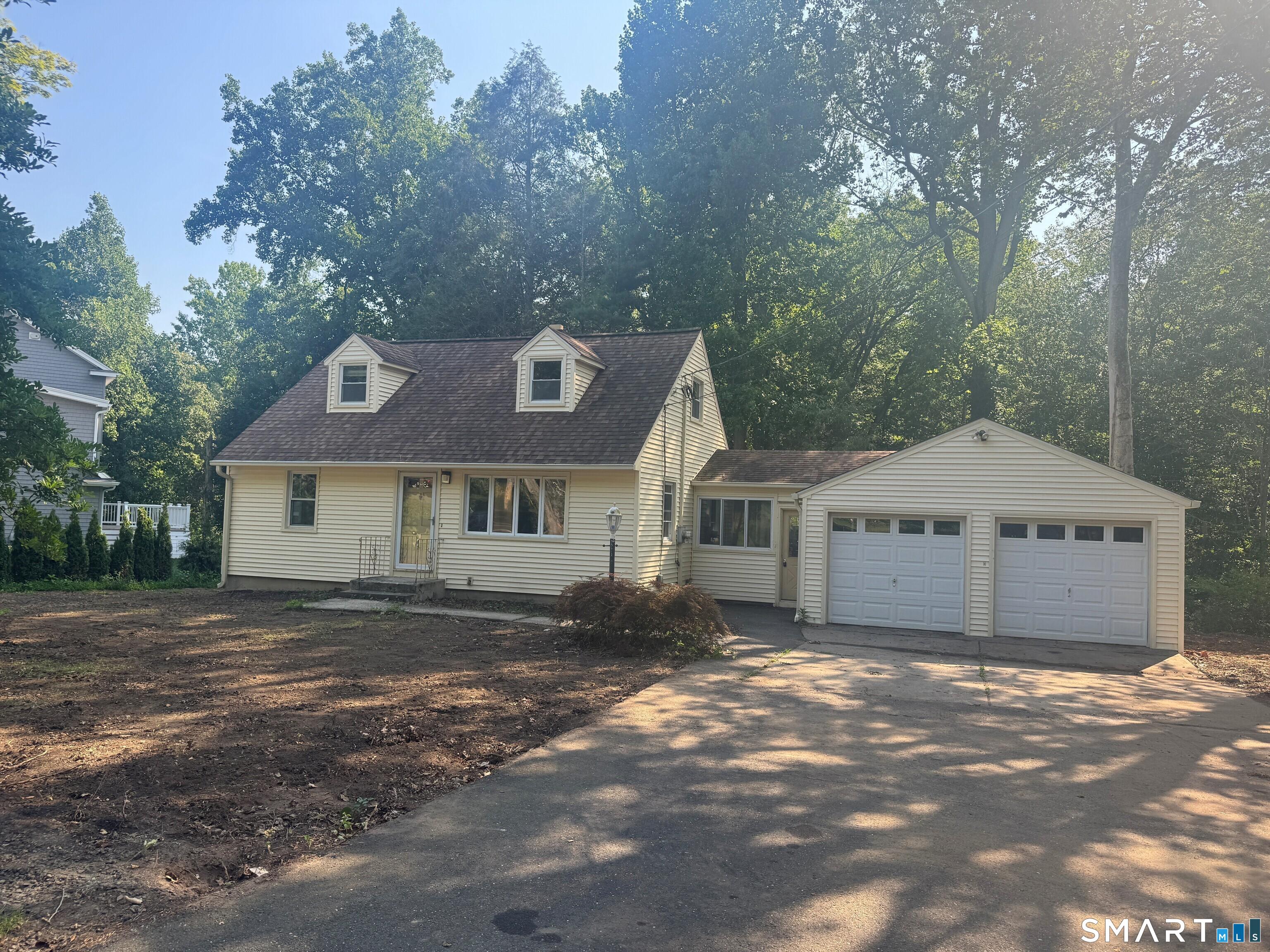 225 Winnepoge Drive — photo