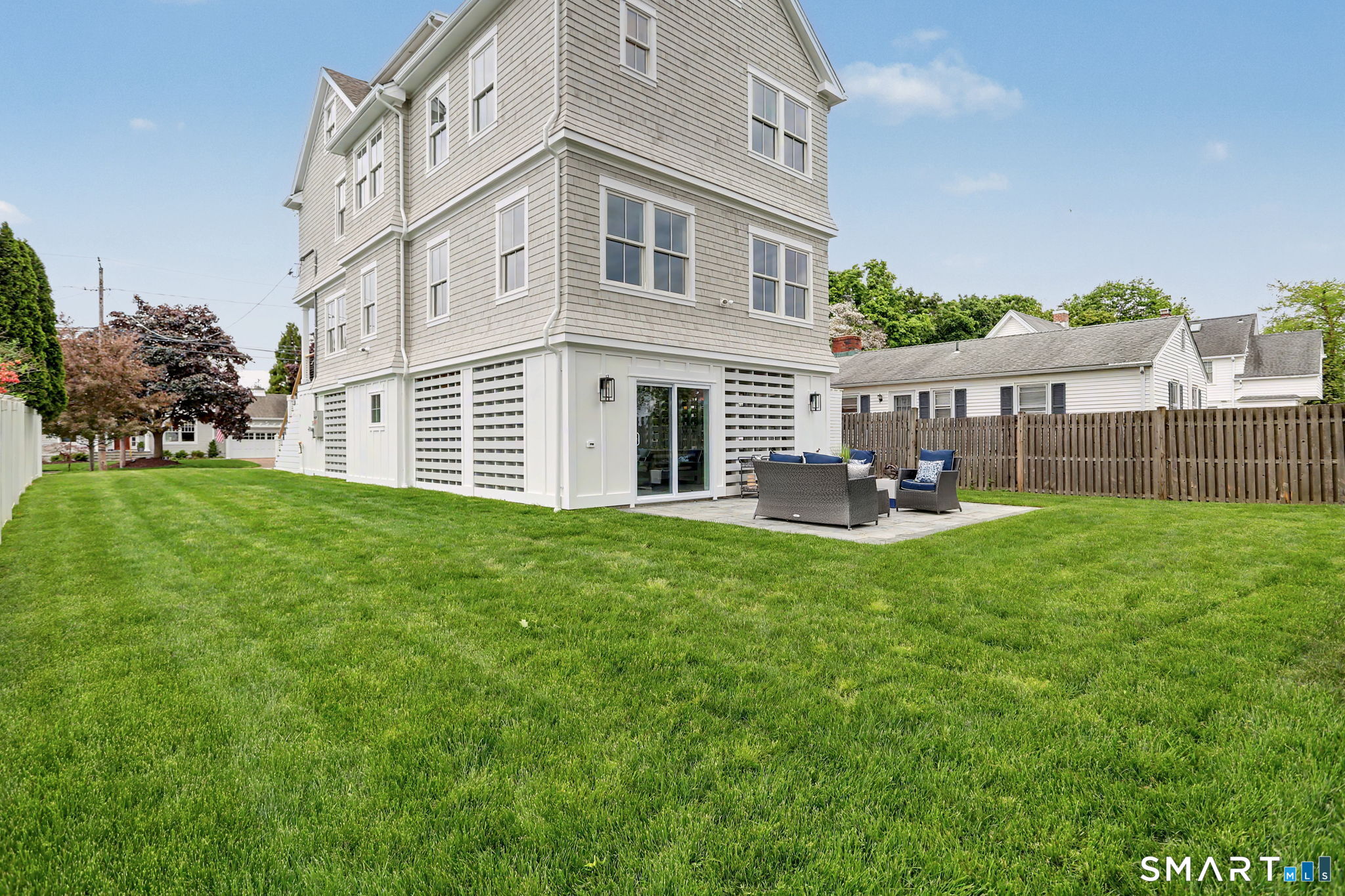 Home in Fairfield, CT 06824 — photo 2