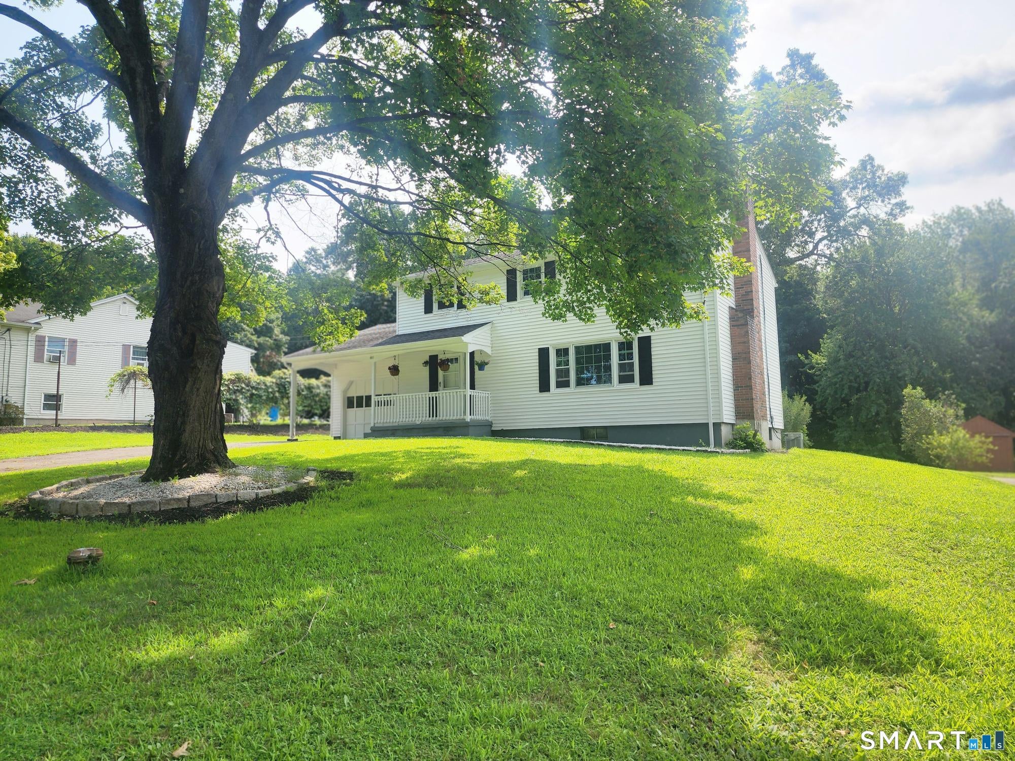 411 Griffin Road — photo