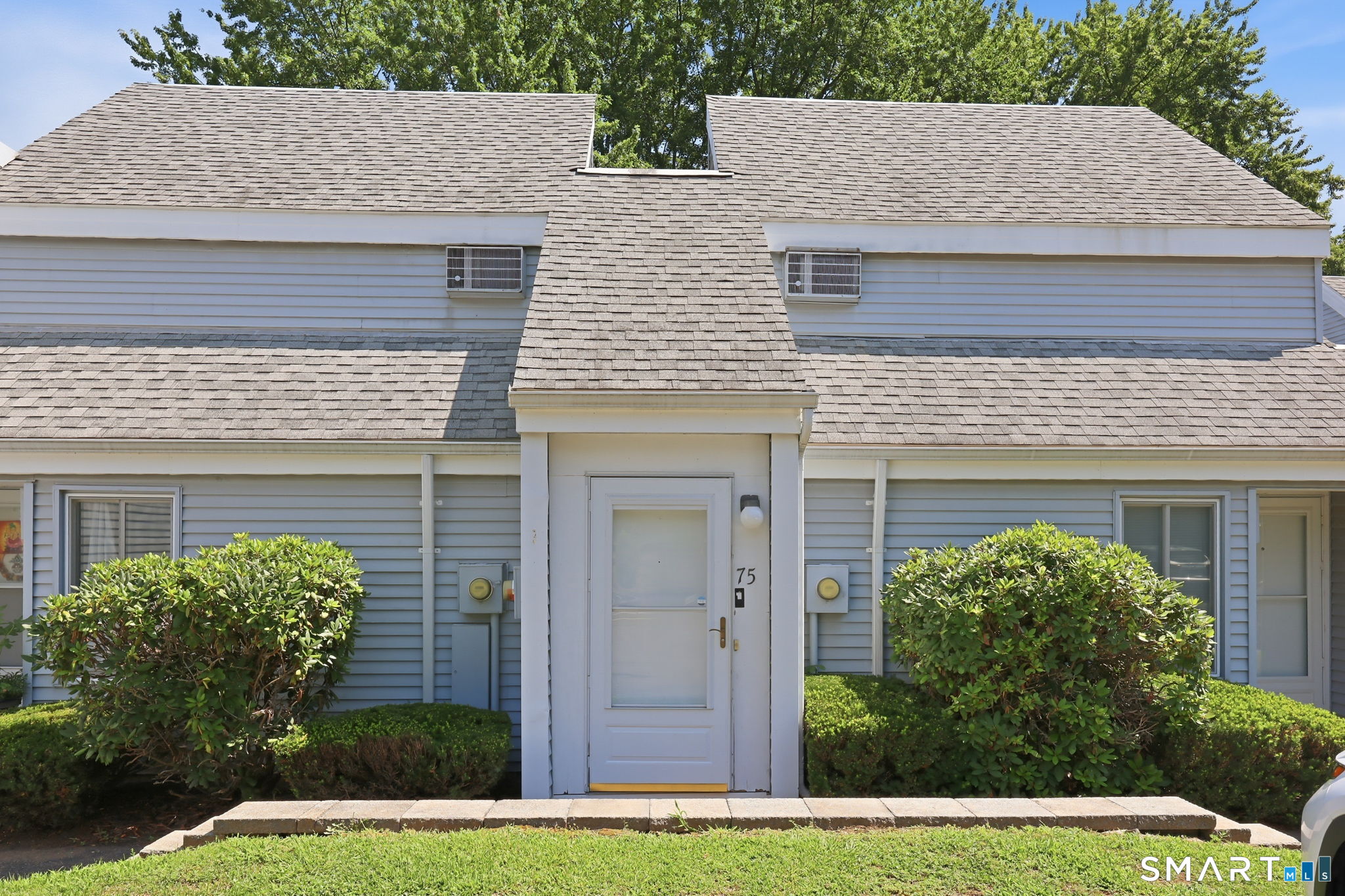 75 Cinnamon Springs 75 — photo