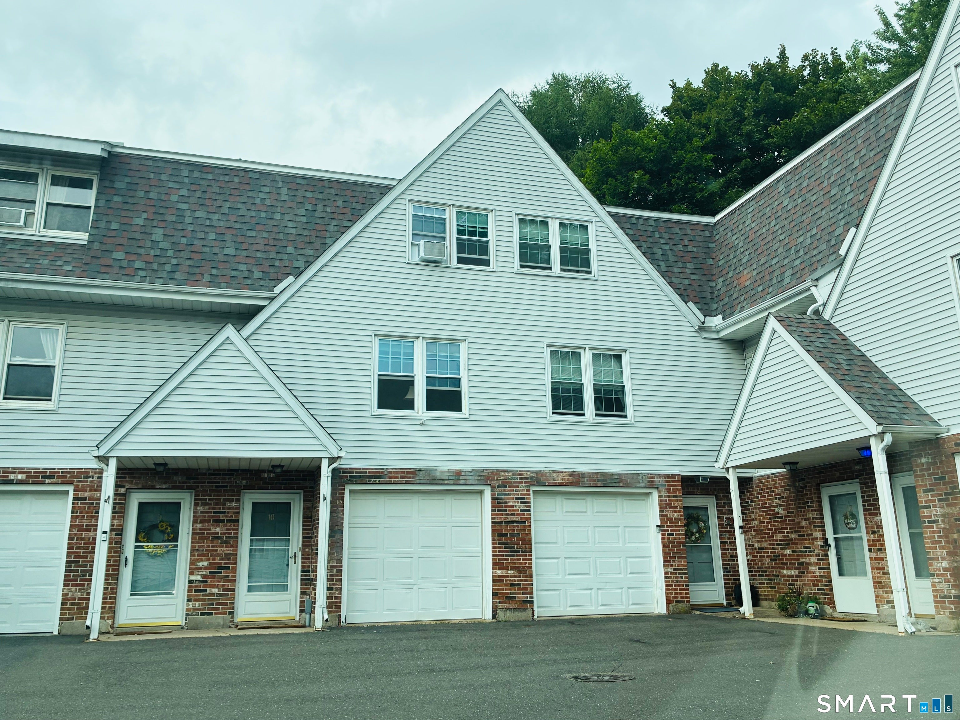 260 Burlington Avenue 10 — photo