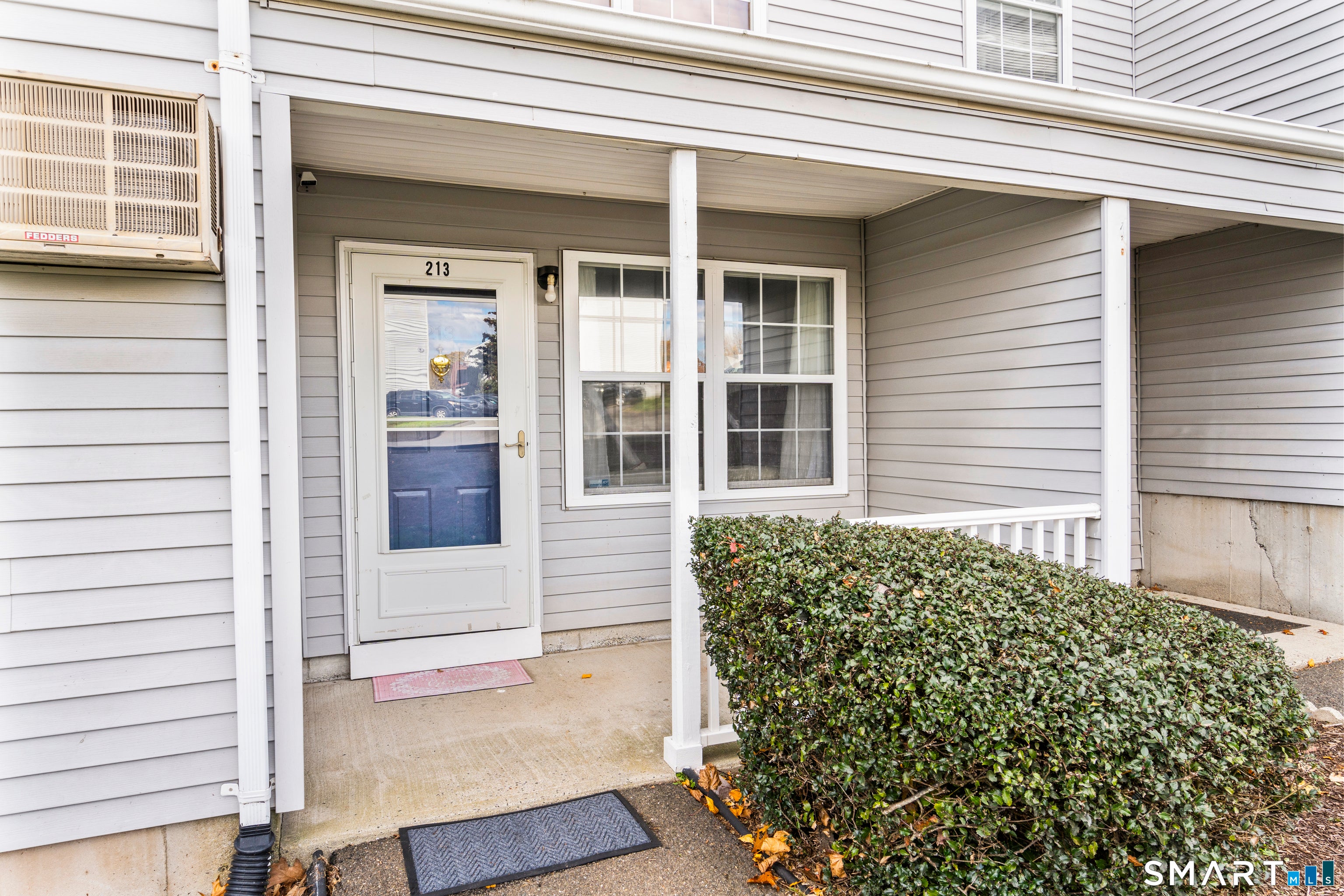 89 Coleman Street 213 — photo