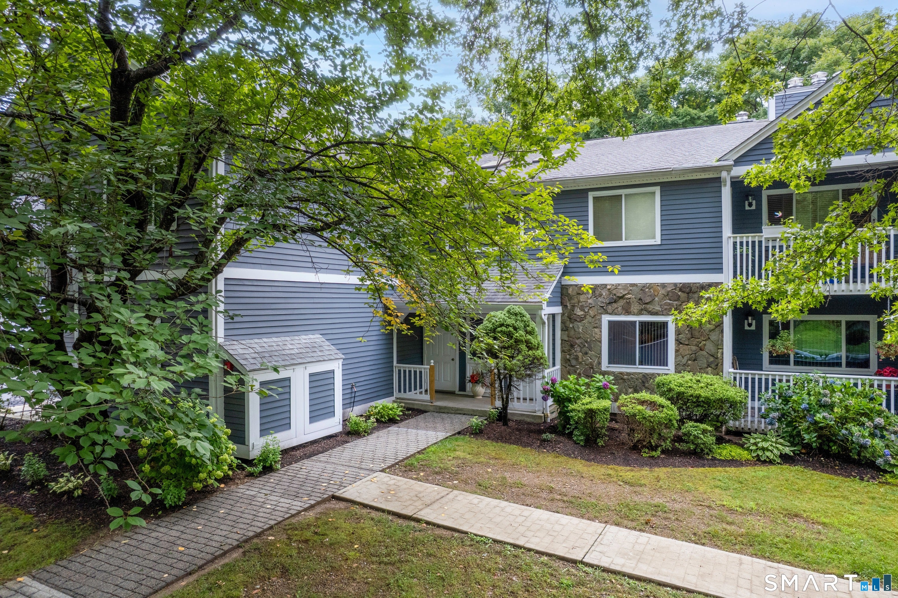 215 Windgate Circle E — photo