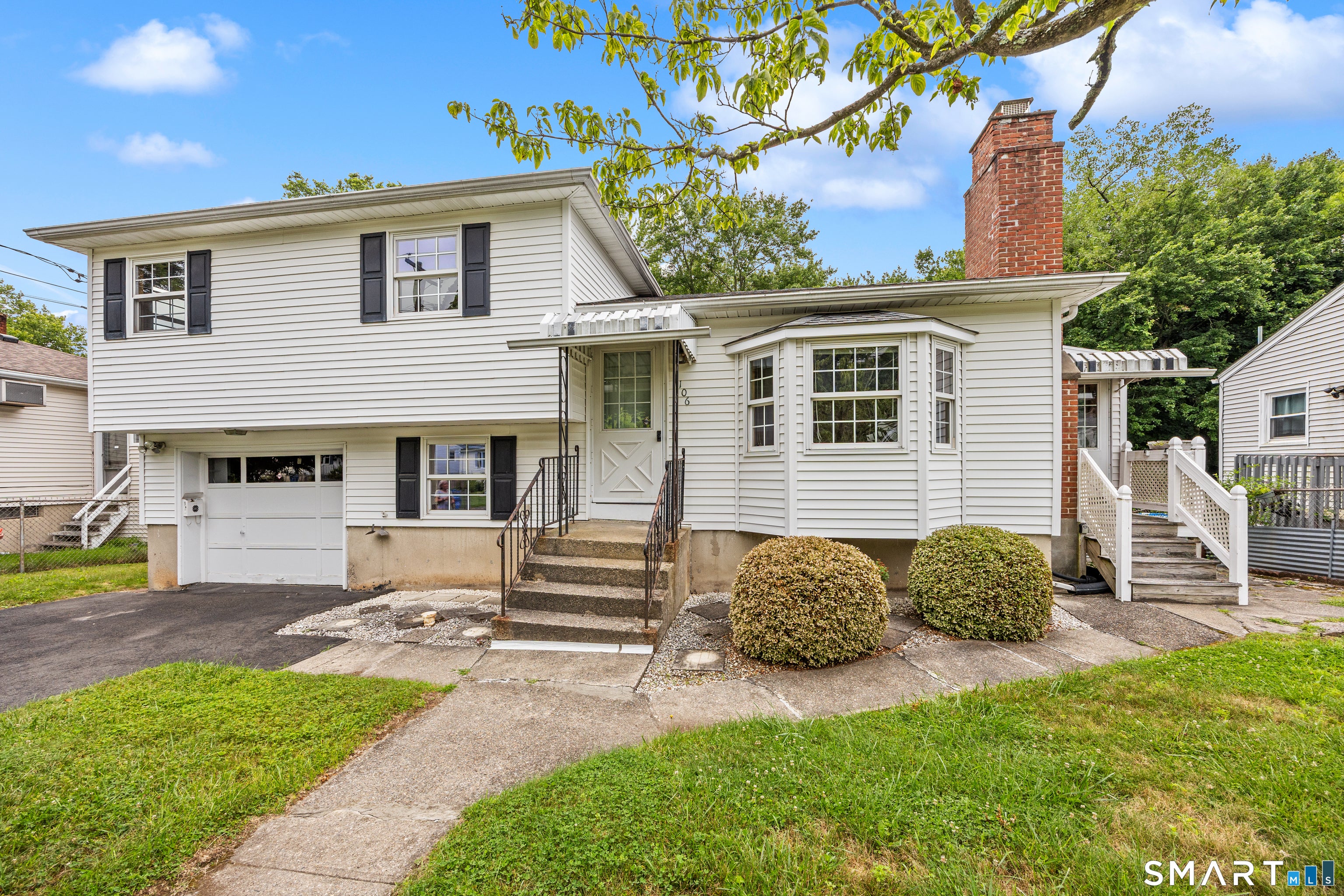 106 Townsend Avenue — photo