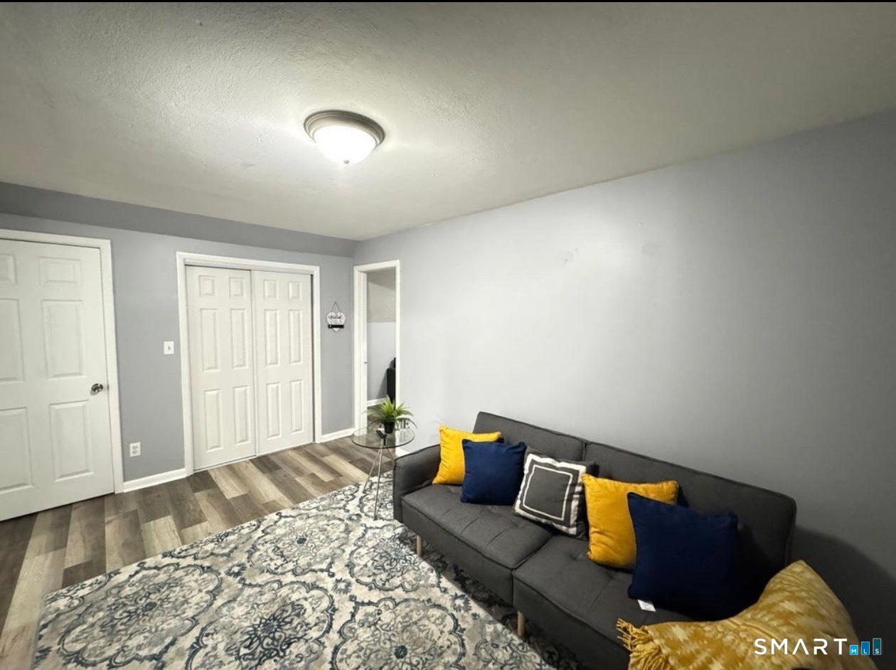 21 Pond Lily Avenue 3 — photo