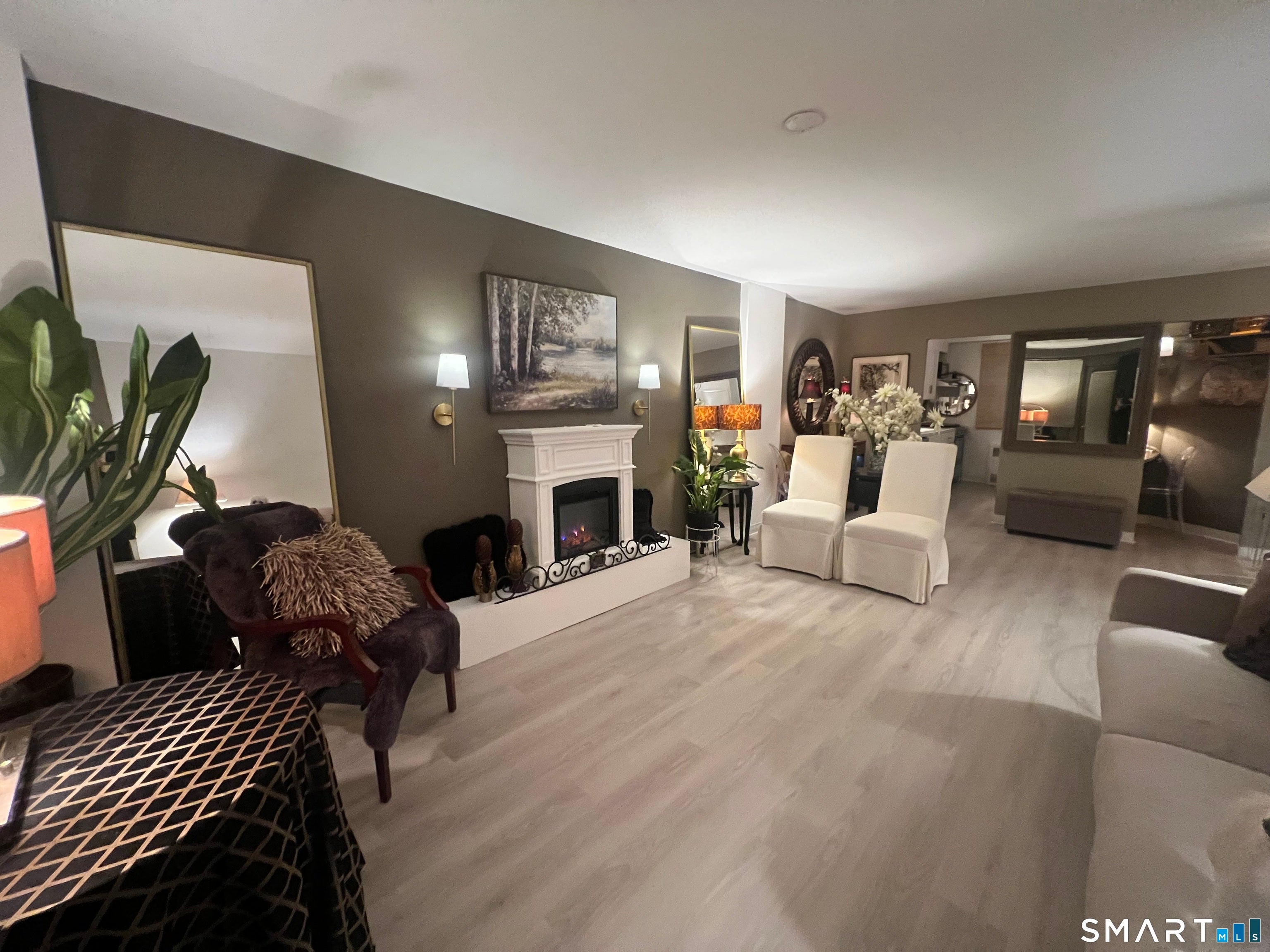 91 Strawberry Hill Avenue 827 — photo