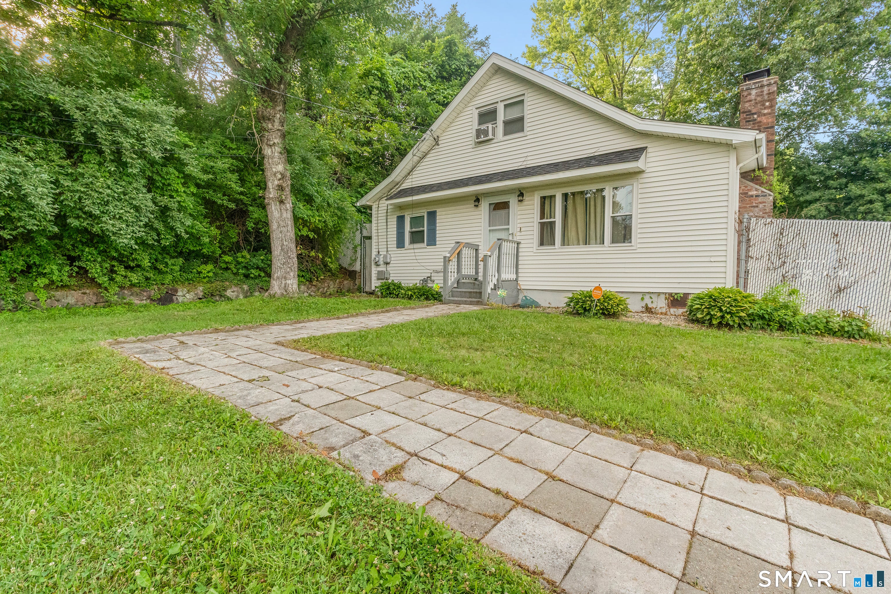 683 Woodin Street — photo