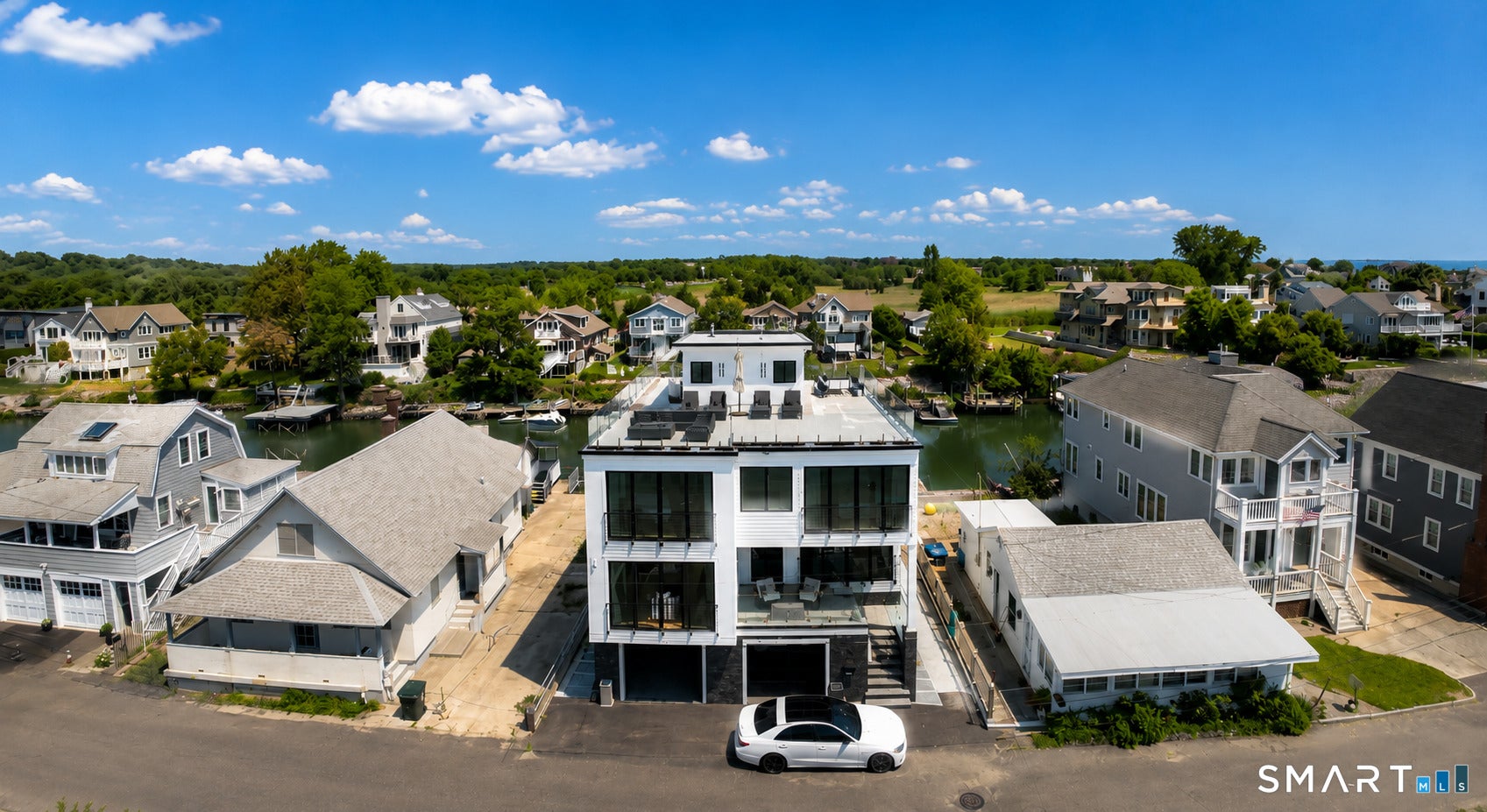 2268 Fairfield Beach Road — photo