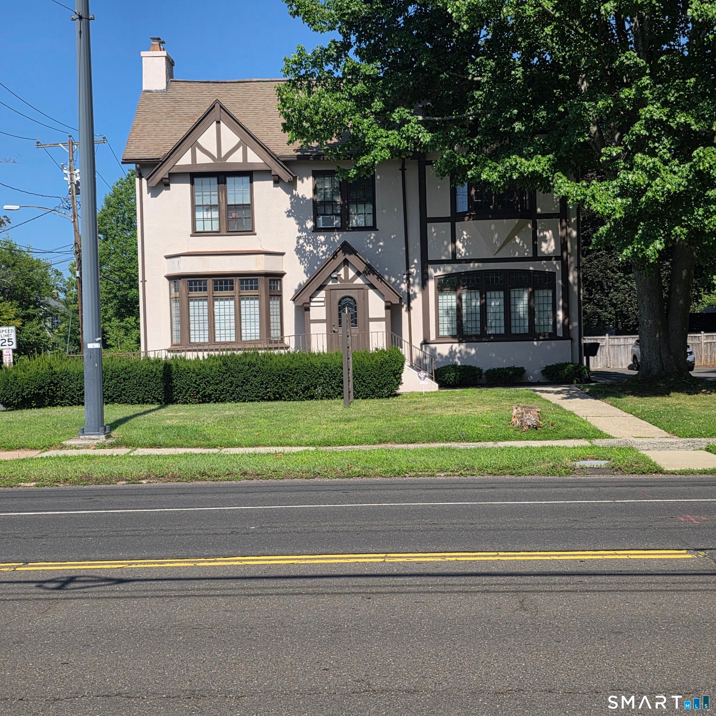 1844 Whitney Avenue — photo