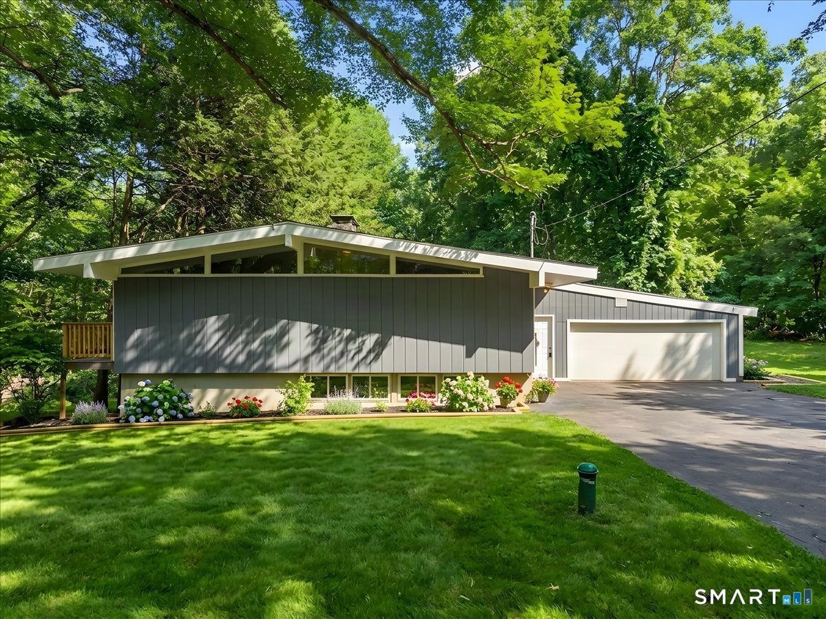 46 Pigeon Swamp Road — photo