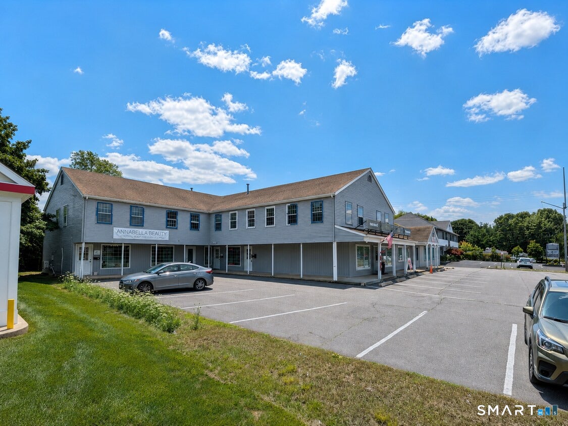 880 Boston Post Road — photo