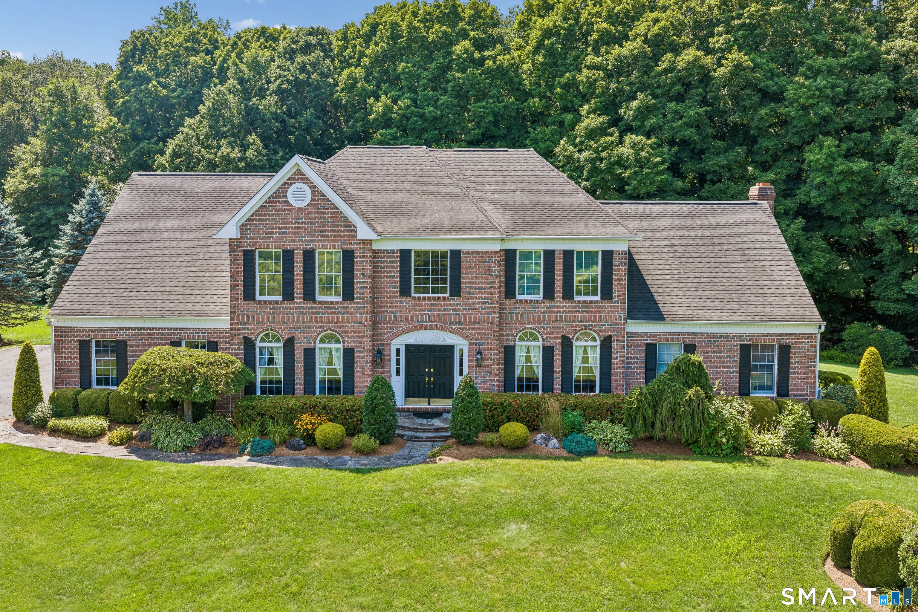 2 Pond View Drive — photo
