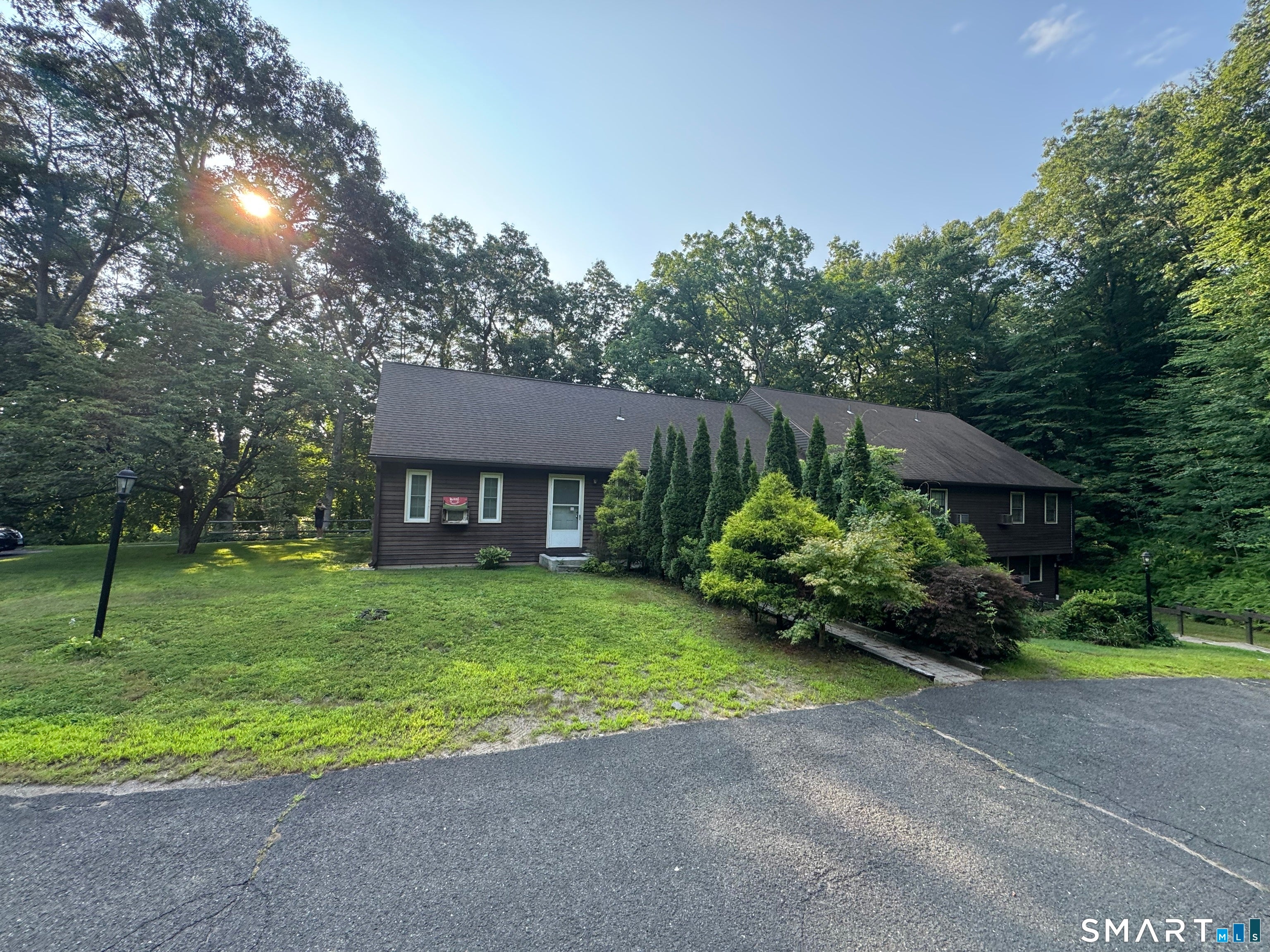239 Old Farms Road 16E — photo