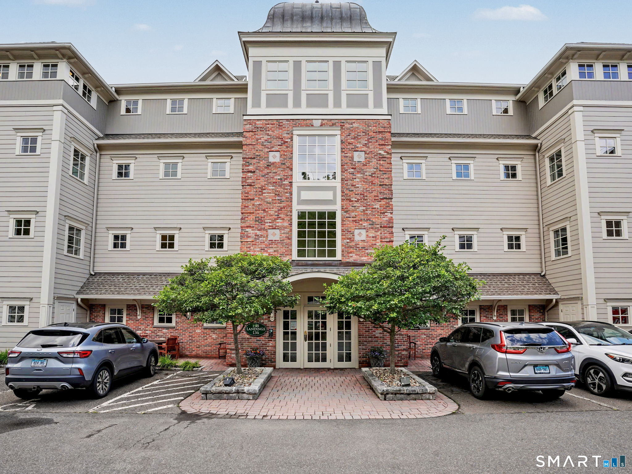 136 East Avenue 4B — photo