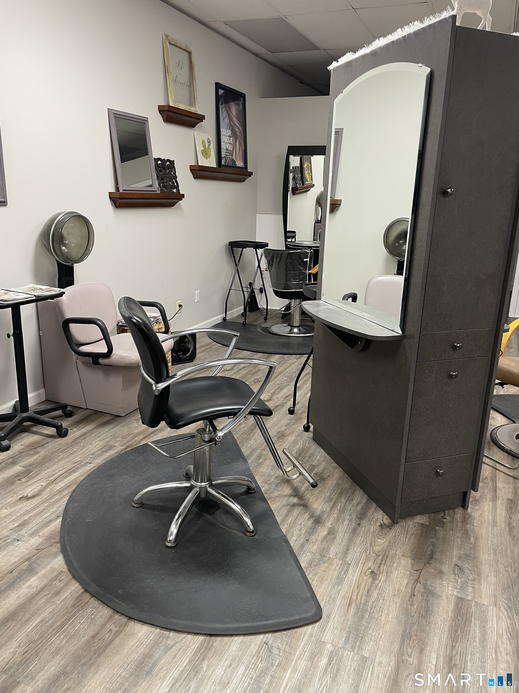 30 Pennsylvania Avenue Beauty Salon Business — photo