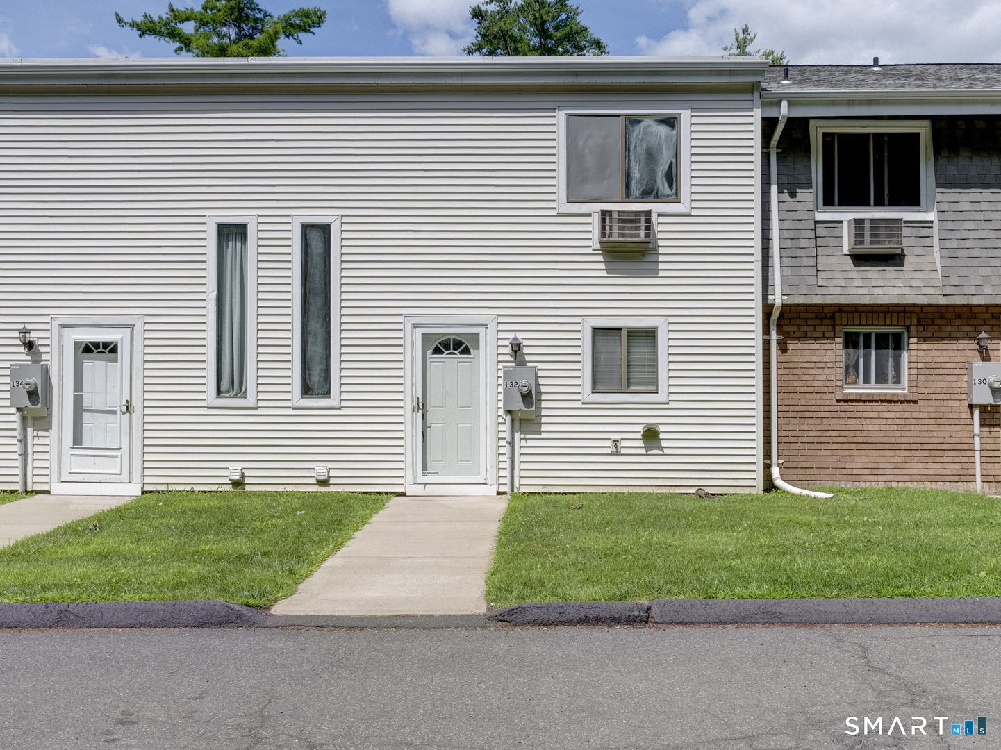 132 Sutton Place Unit 132 — photo