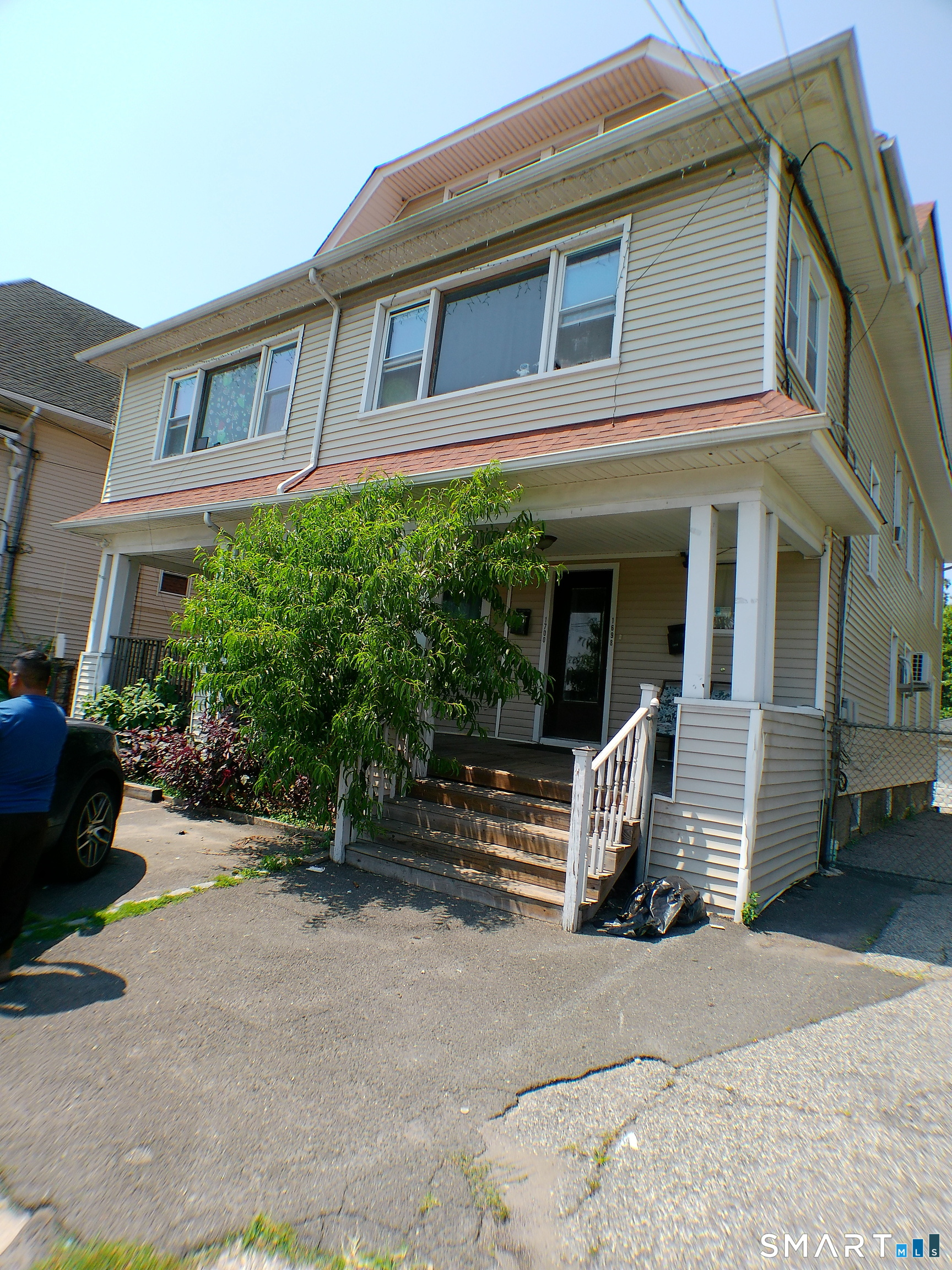 1698 North Avenue 3 — photo