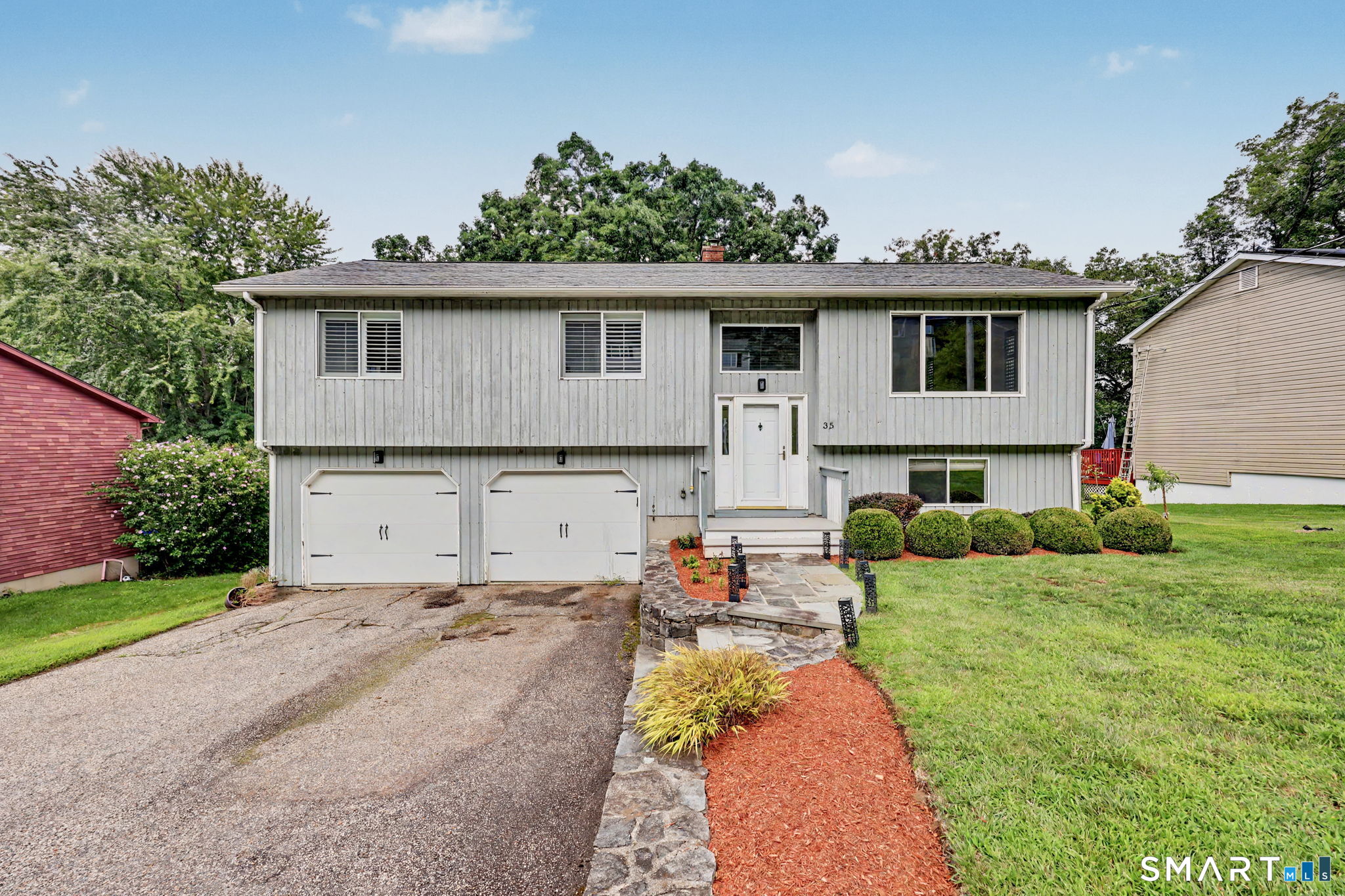35 Bruce Drive — photo
