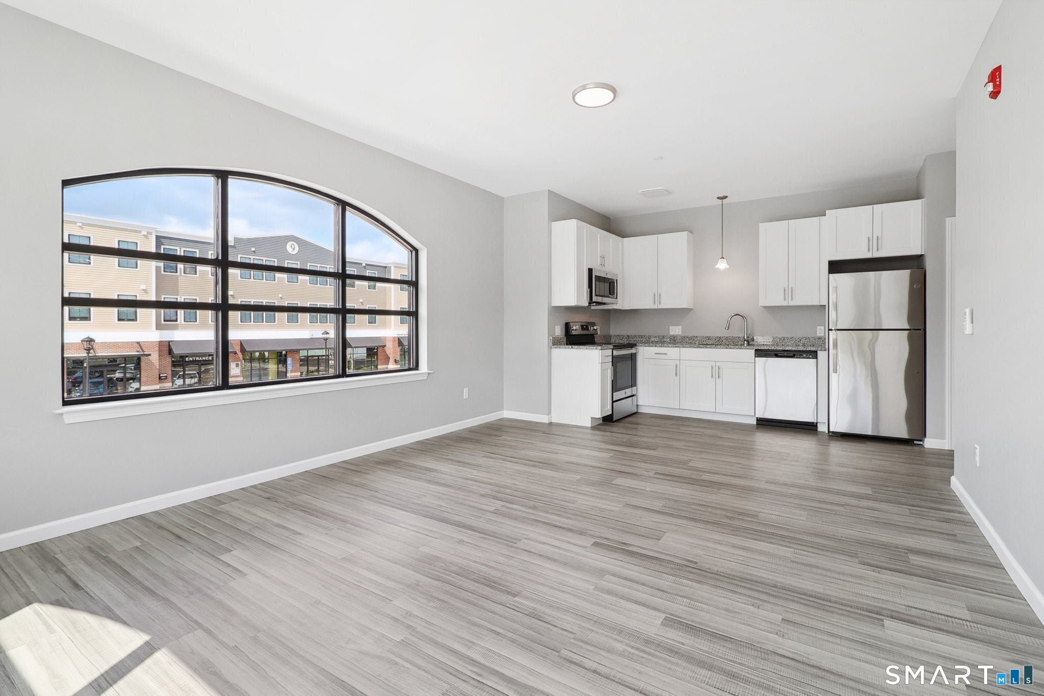 10 Steele Boulevard 201 — photo