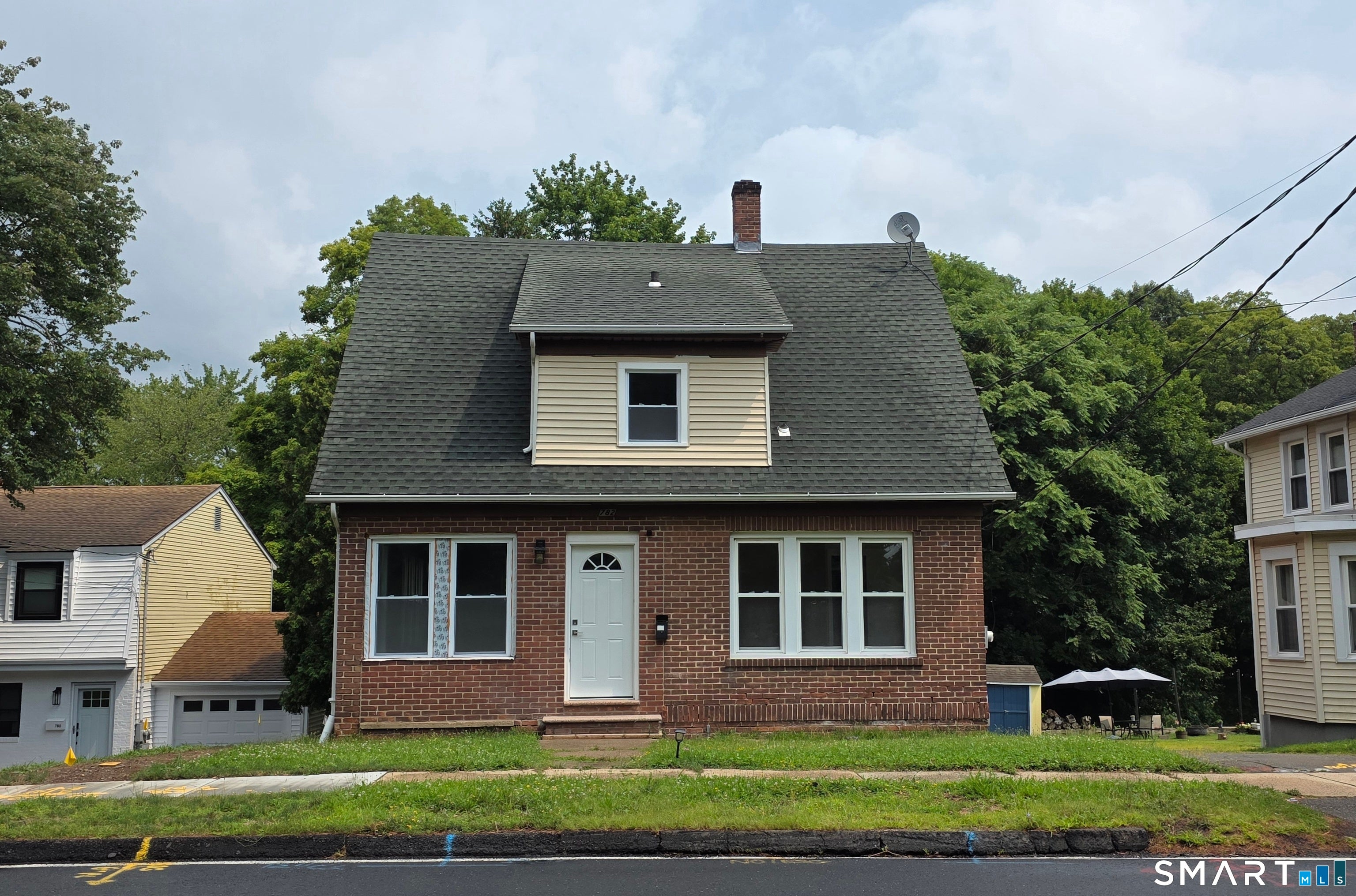 782 Center Street — photo